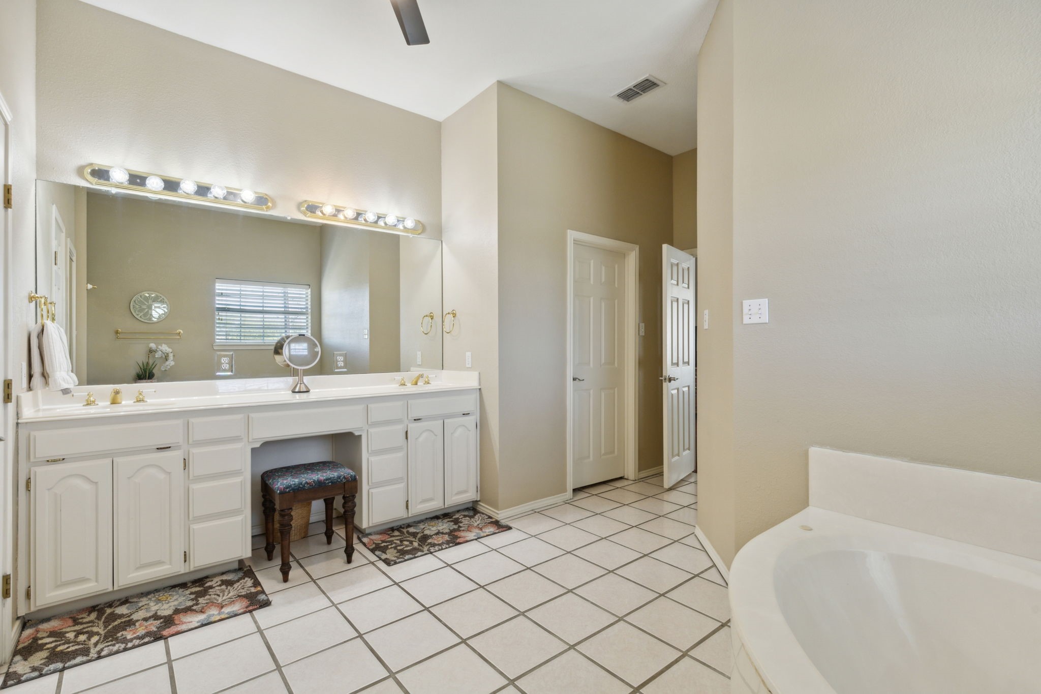 5646 County Road 2909