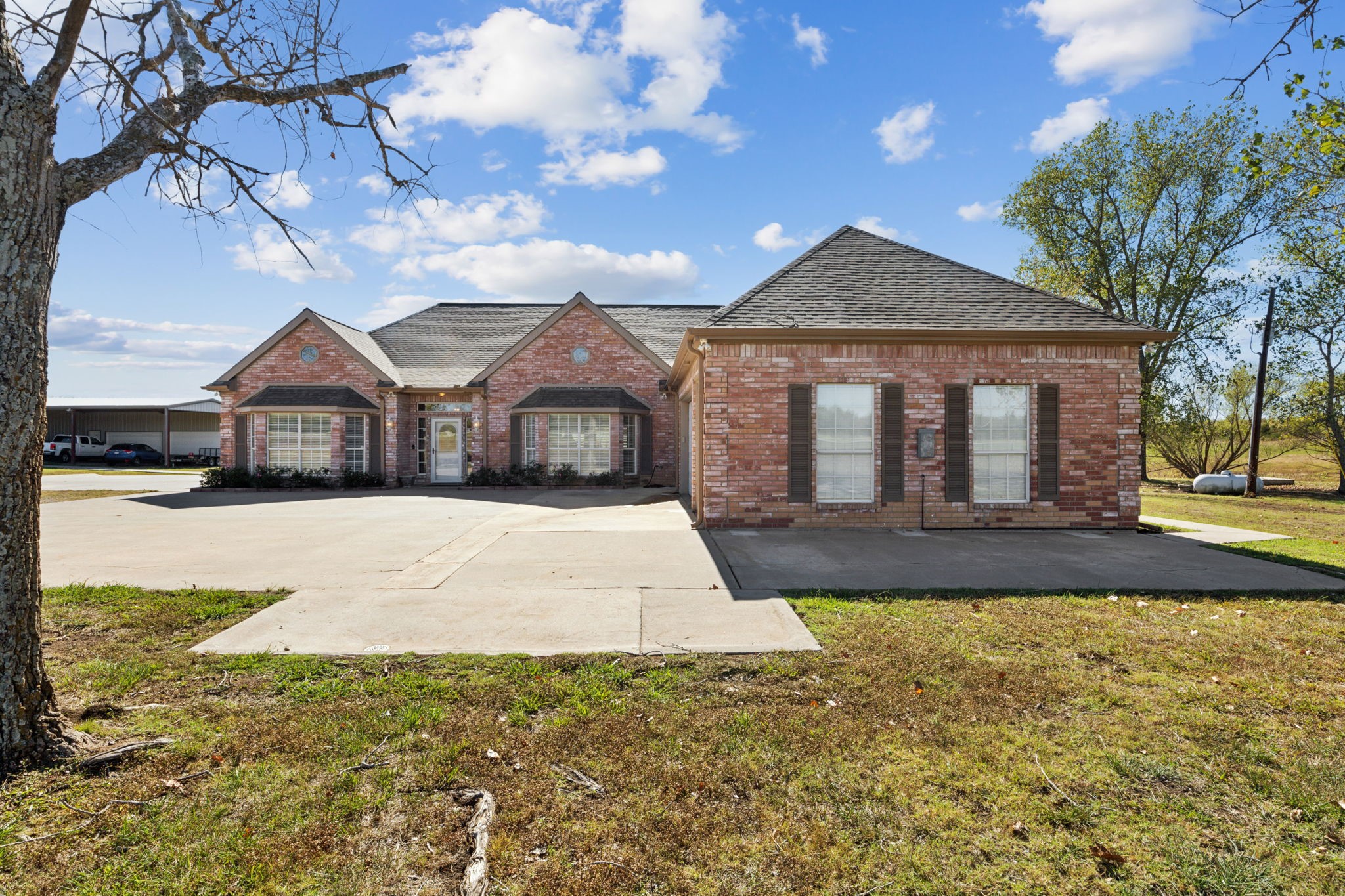 5646 County Road 2909