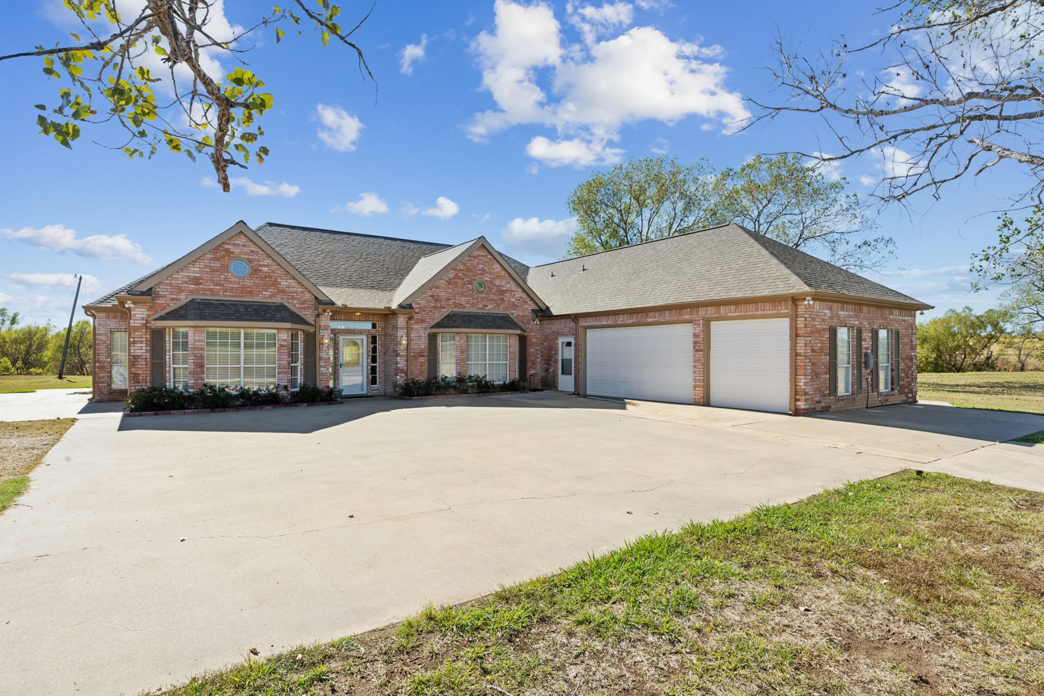 5646 County Road 2909