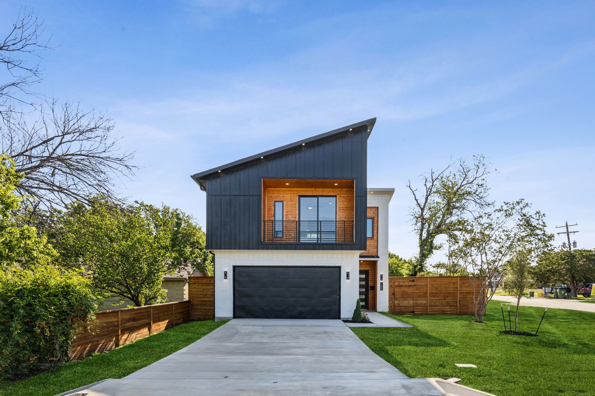 7600 Lakeview Drive