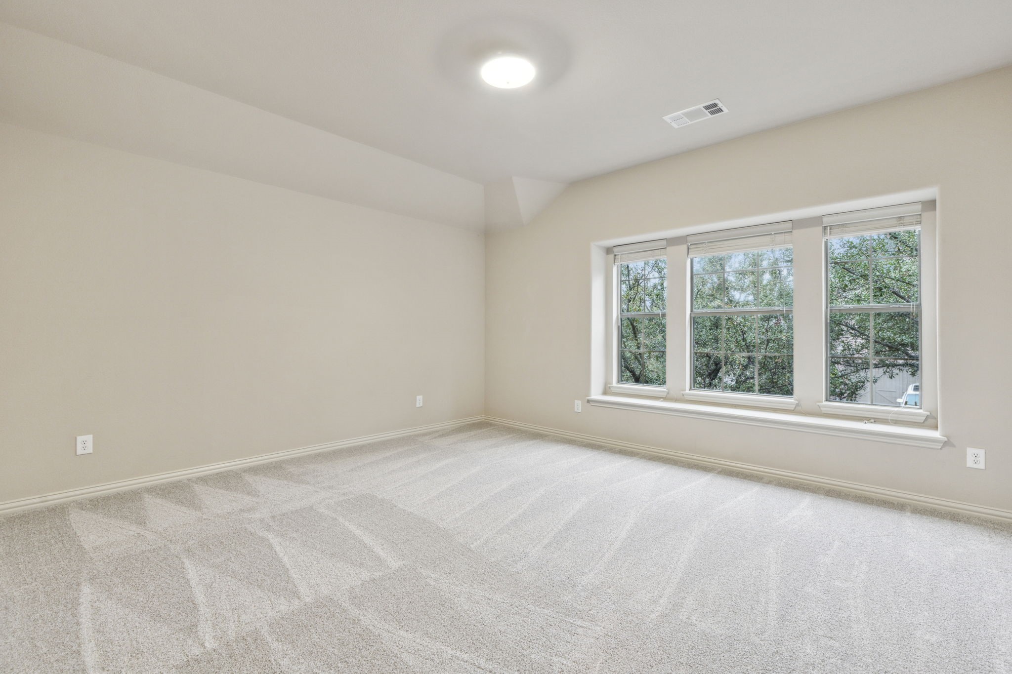 5331 Balmoral Drive