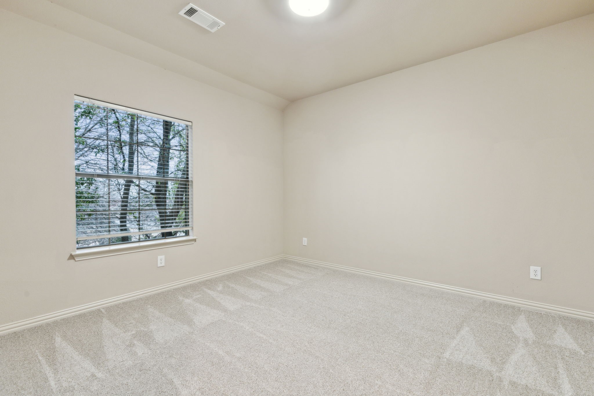 5331 Balmoral Drive