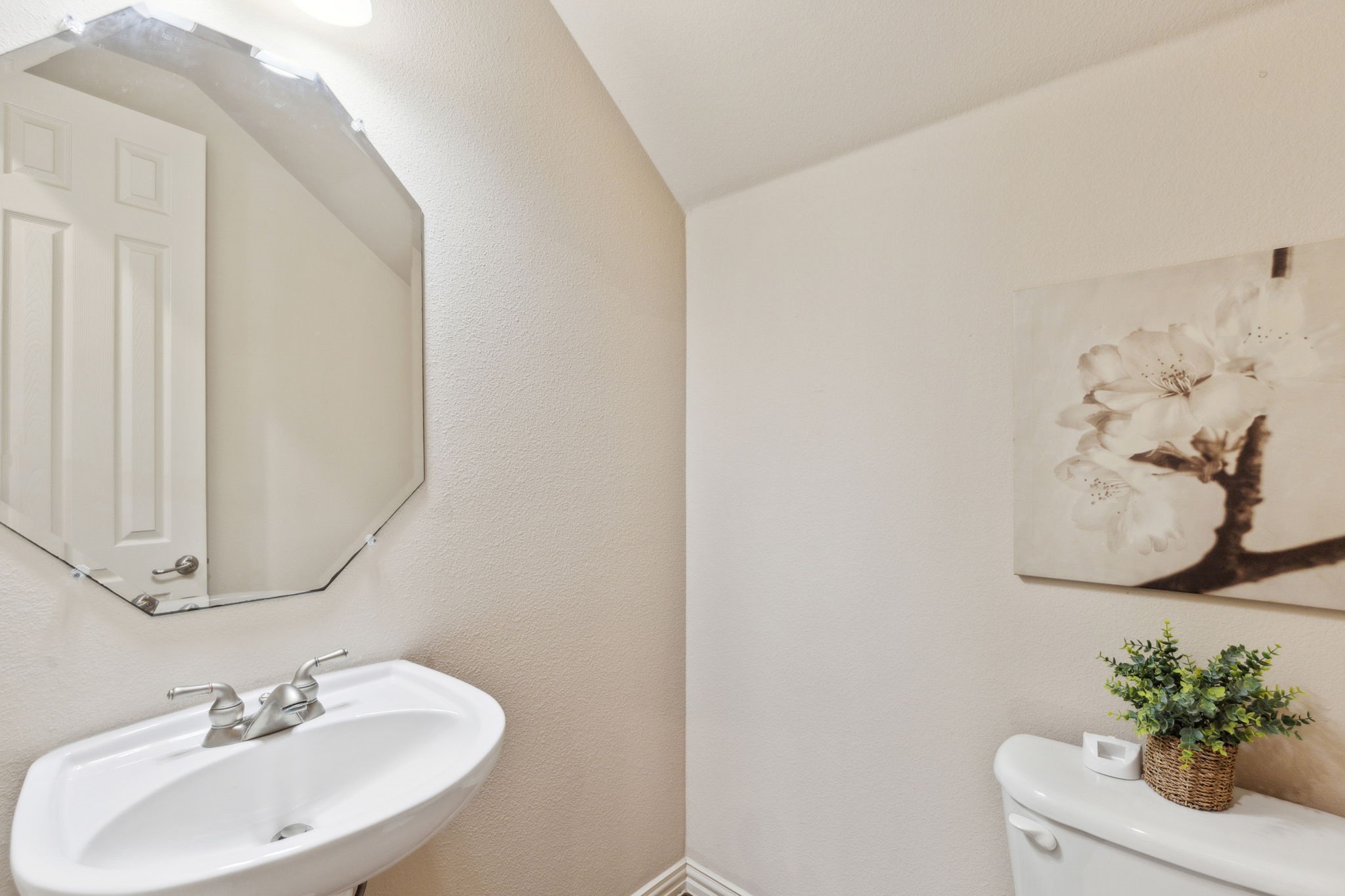 5331 Balmoral Drive