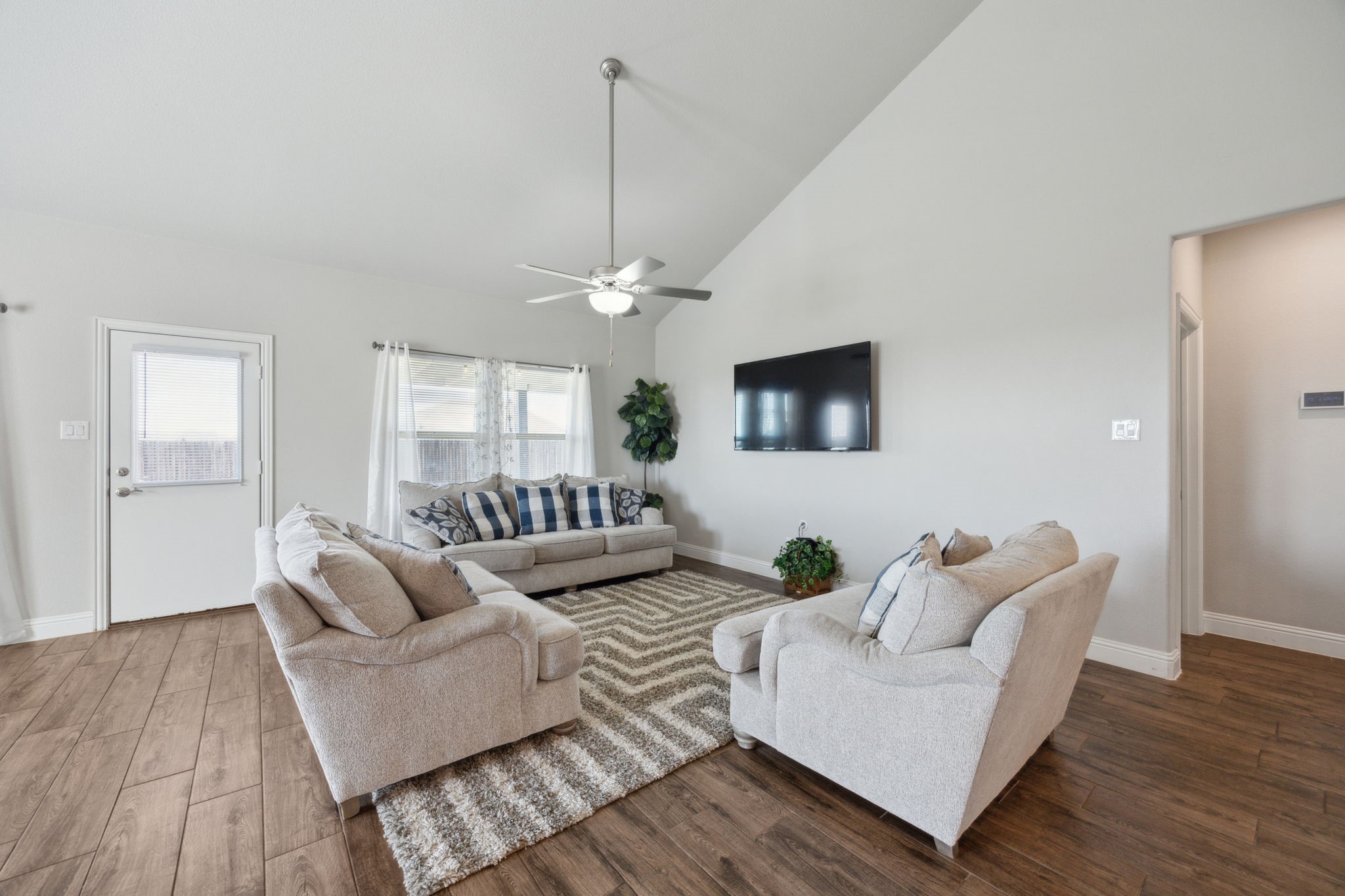 2416 Buchanan Lane