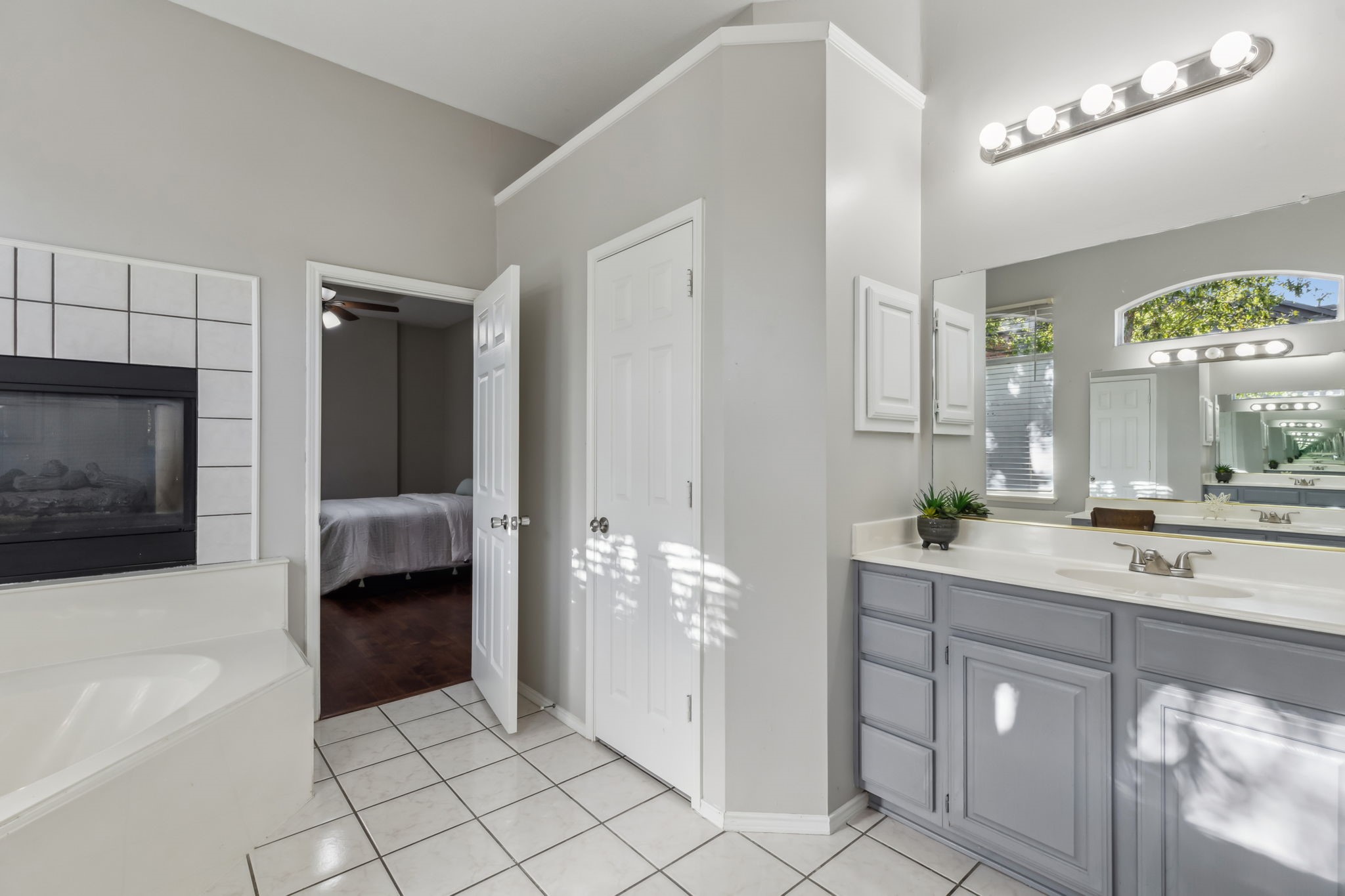 1221 Ashford Lane