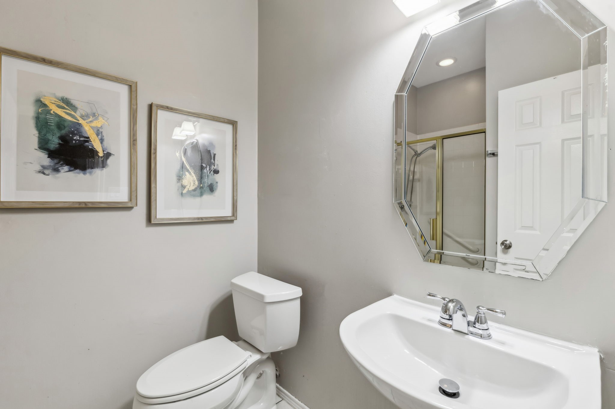 1221 Ashford Lane