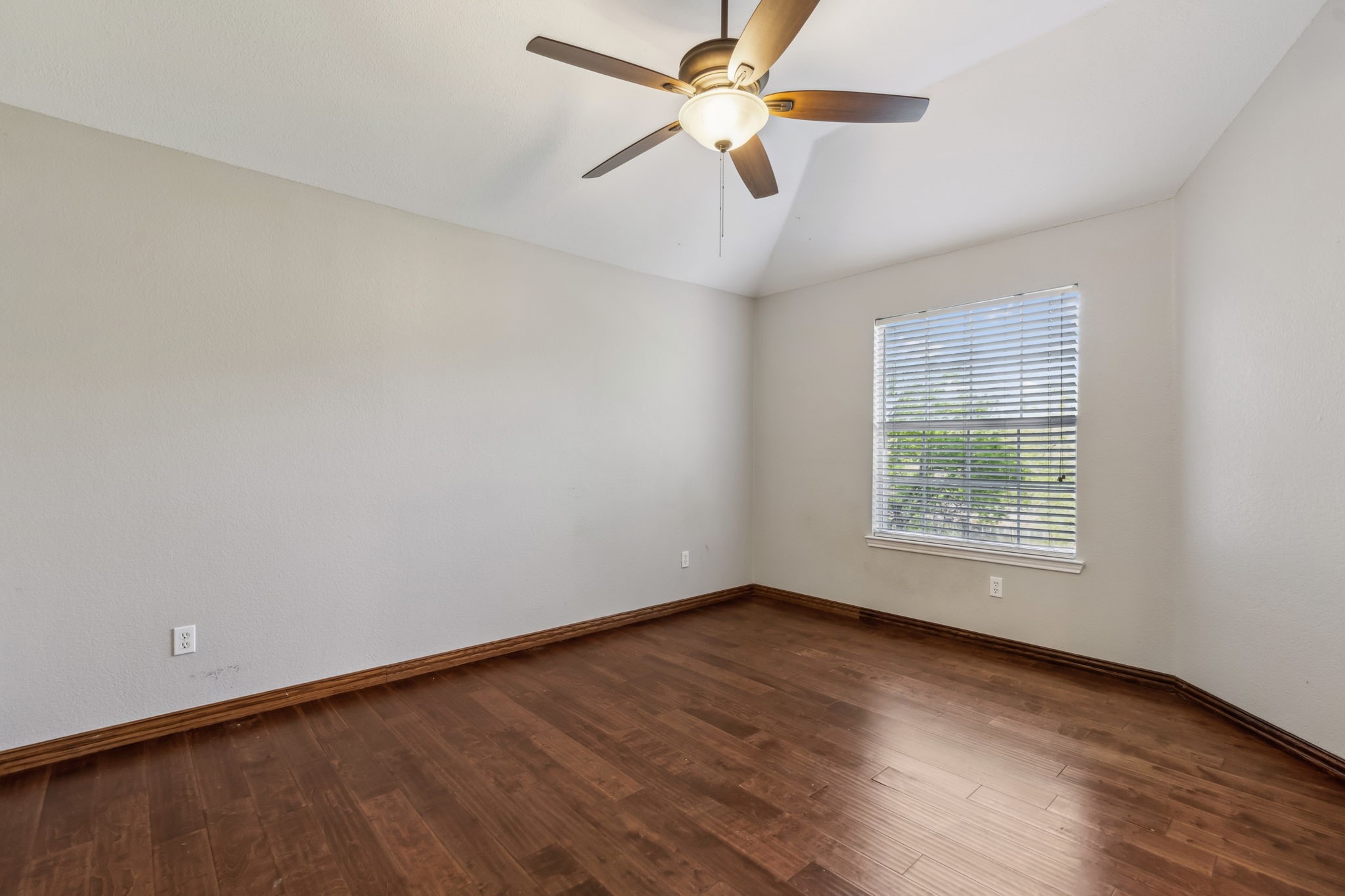 1221 Ashford Lane
