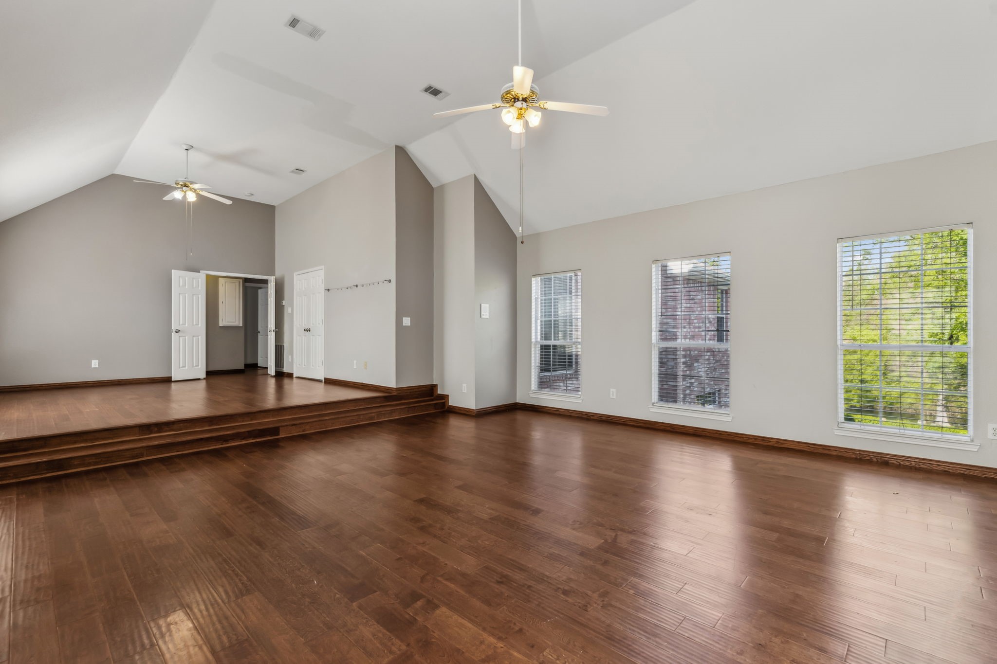 1221 Ashford Lane