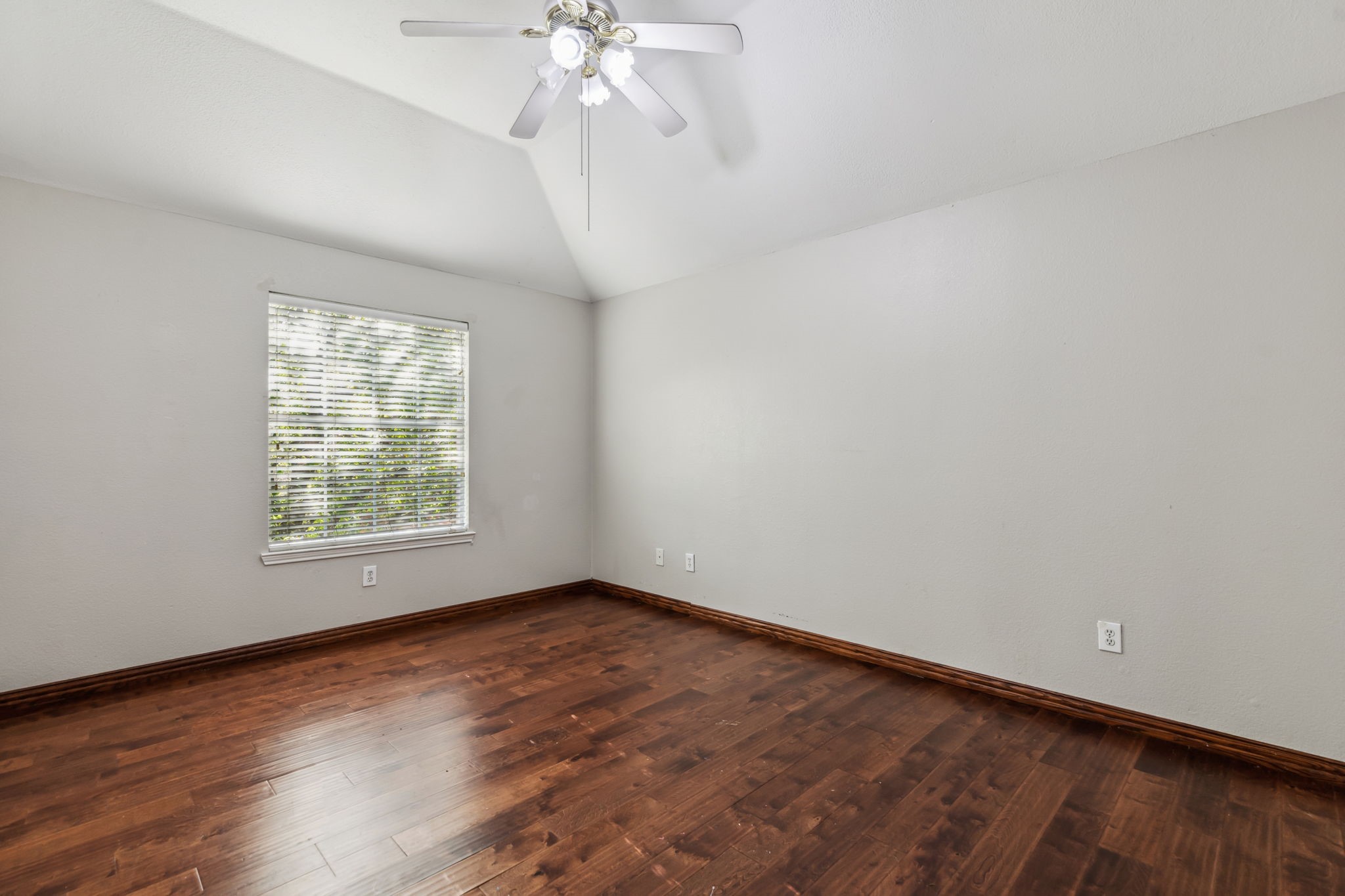 1221 Ashford Lane