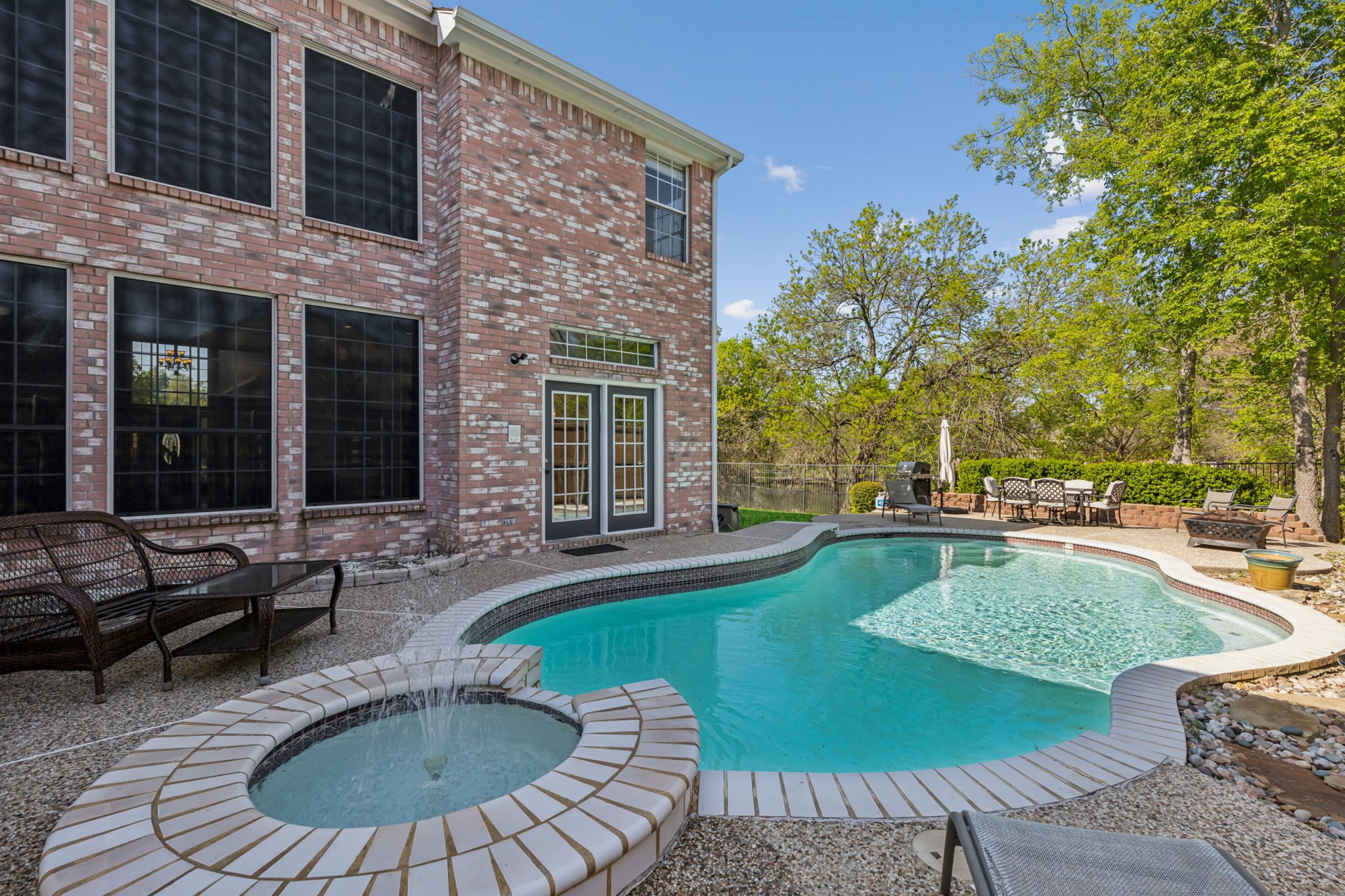1221 Ashford Lane