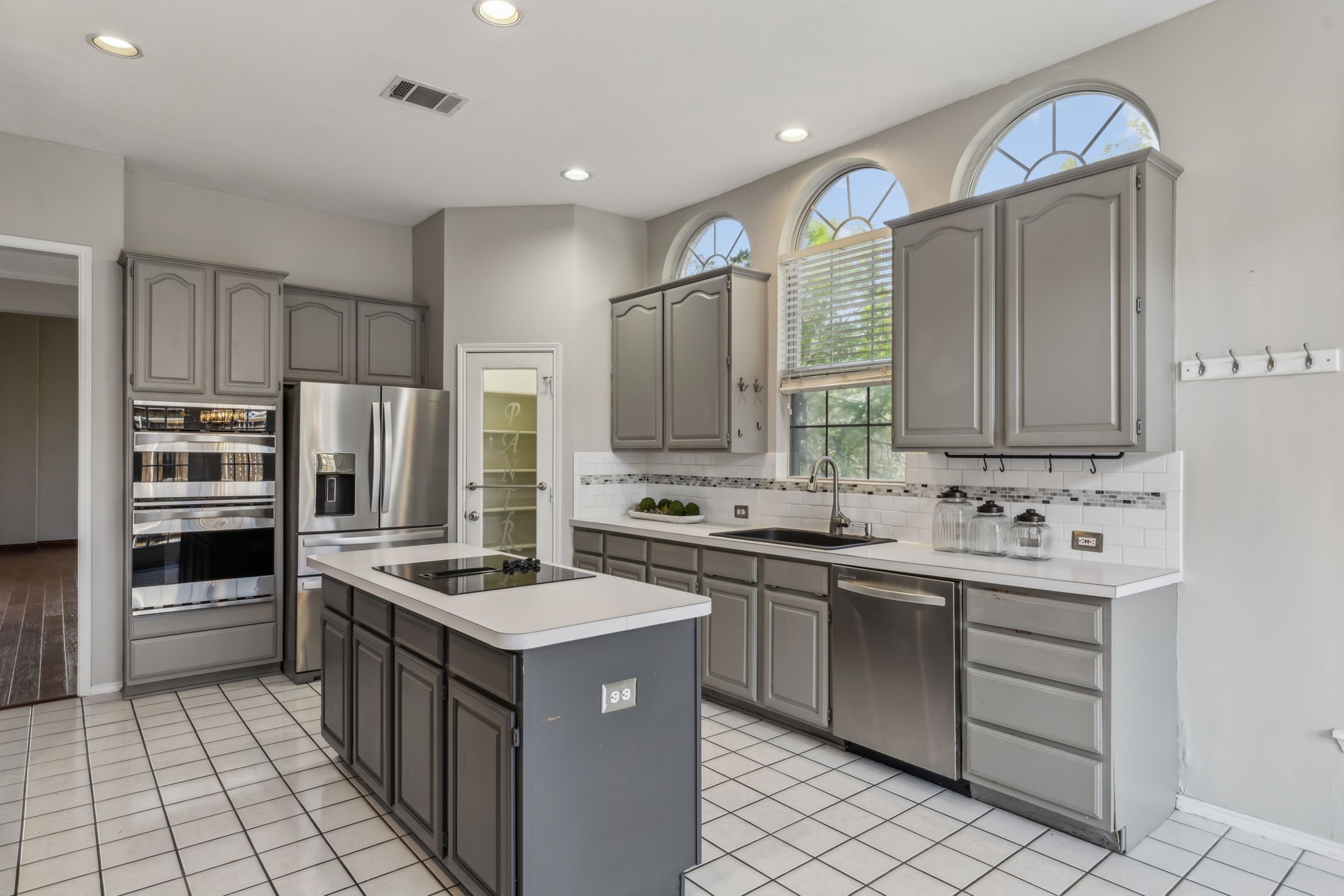 1221 Ashford Lane