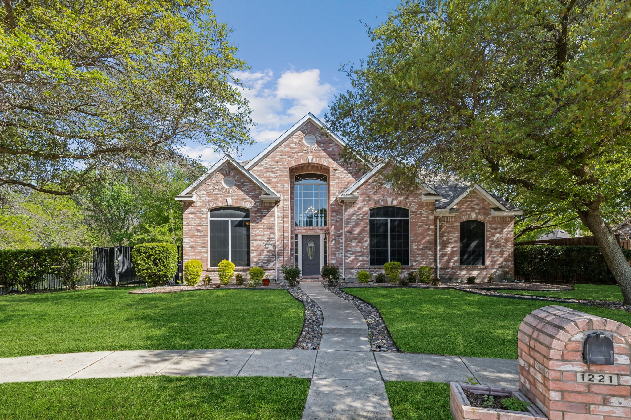 1221 Ashford Lane