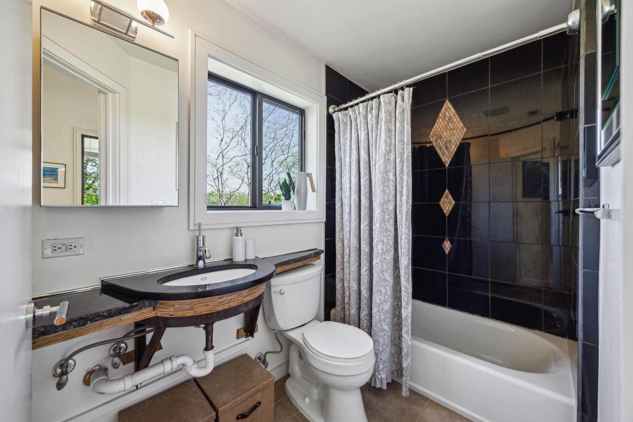 577 Country Club Road