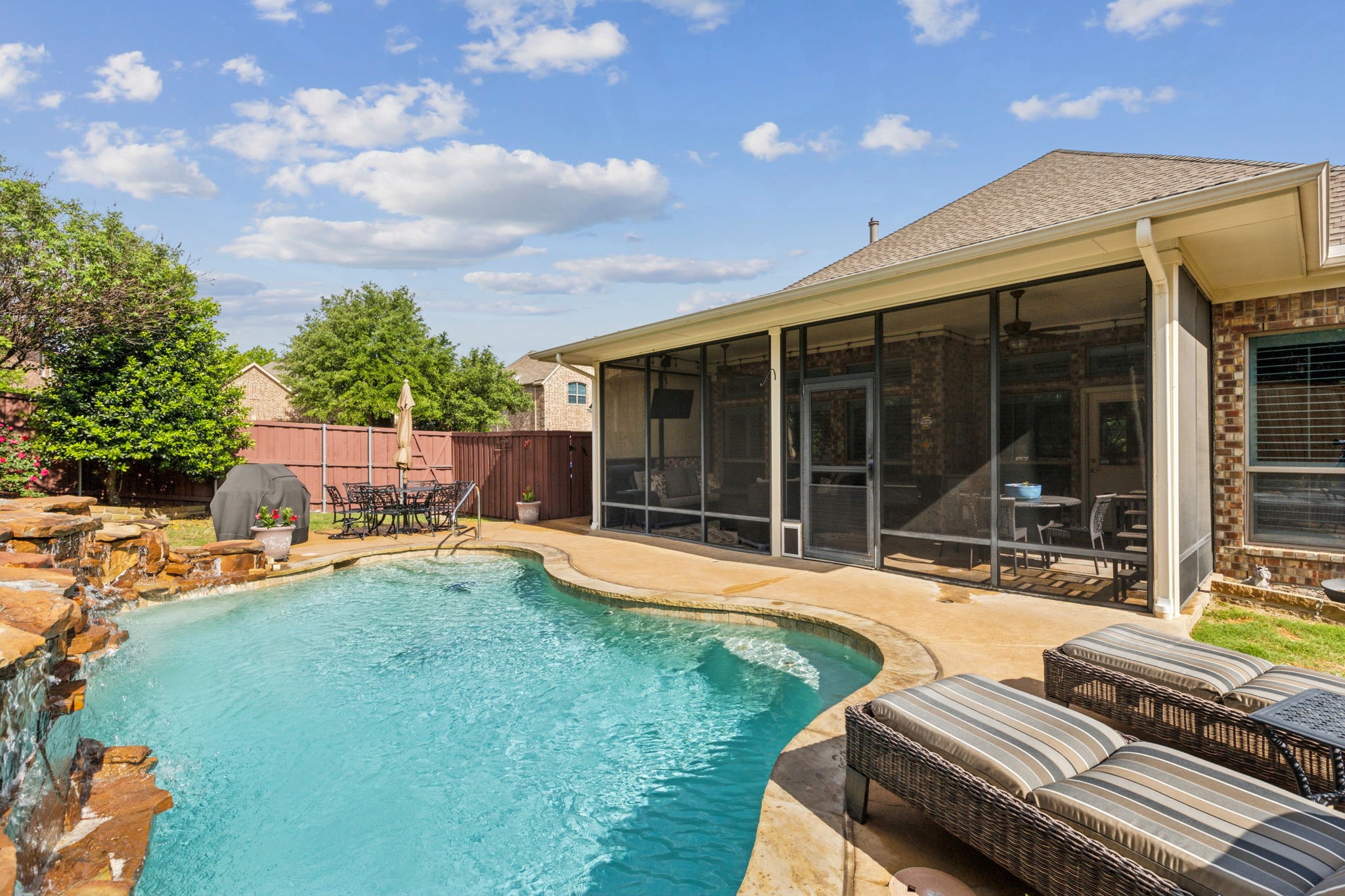 3913 Lakehill Lane