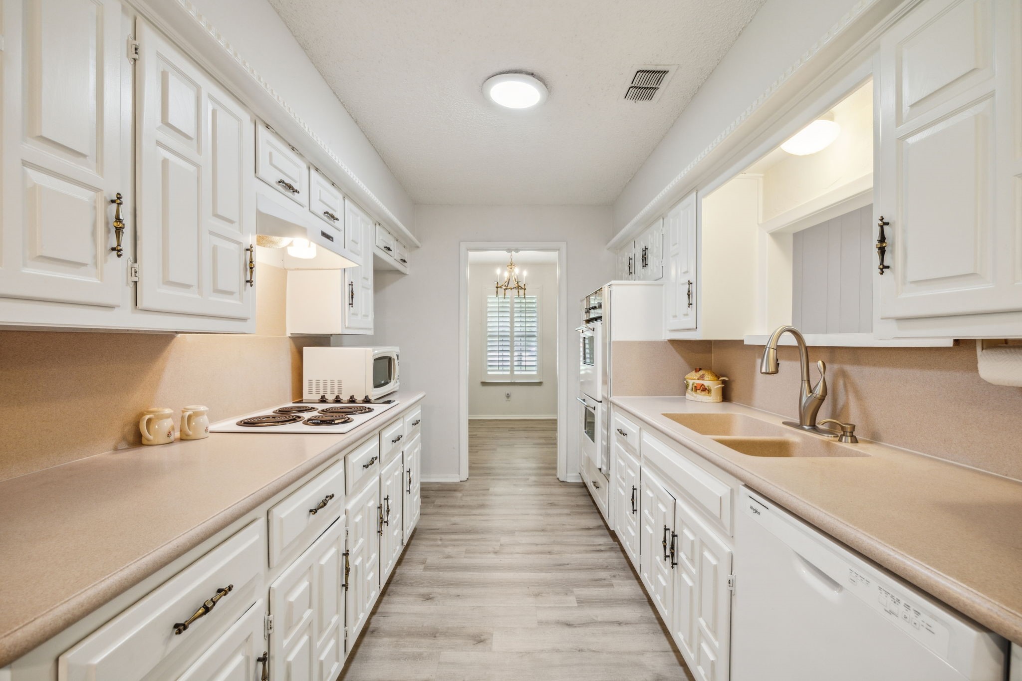 614 Willowbrook Circle