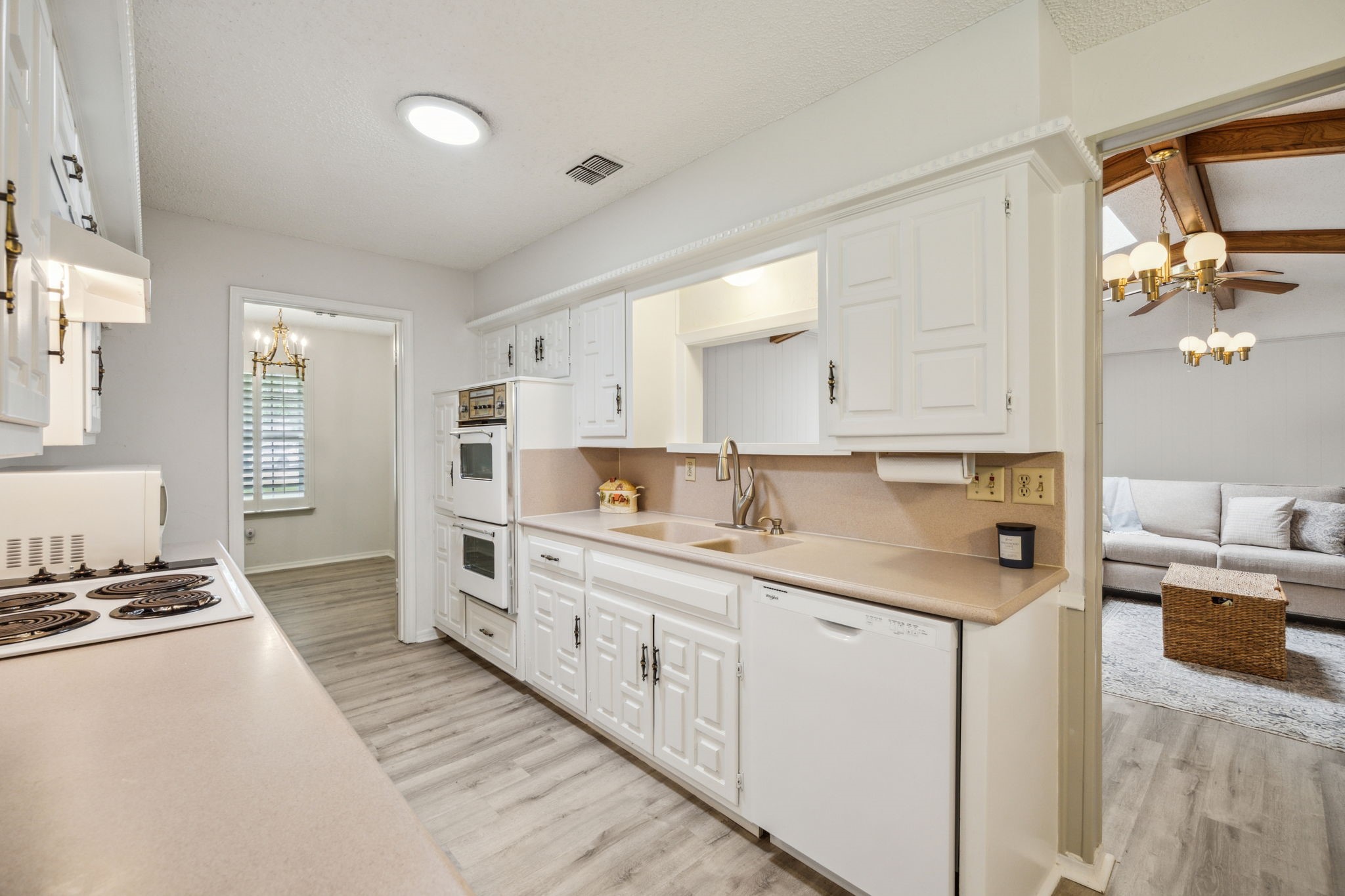 614 Willowbrook Circle