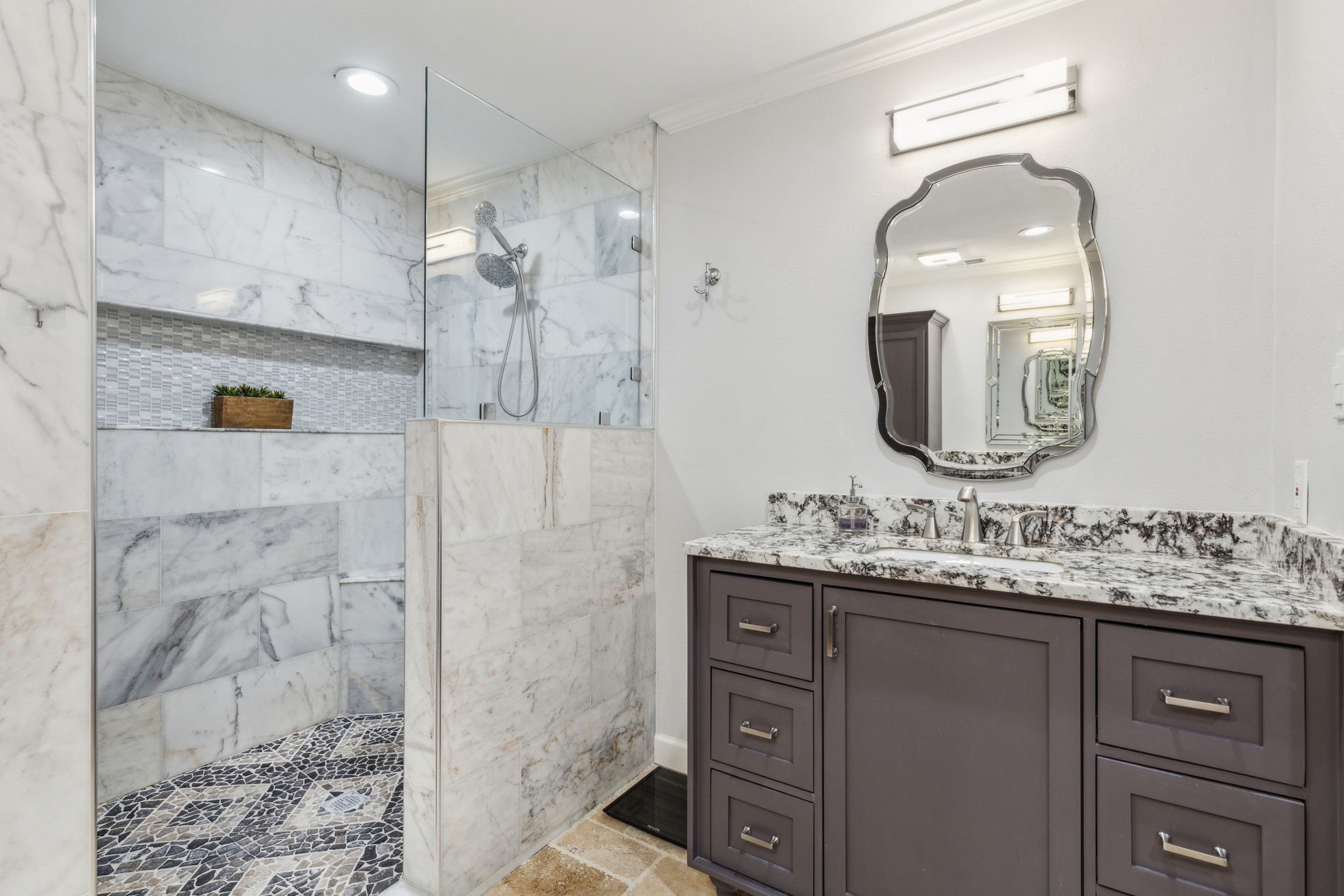 2902 Shady Lake Circle