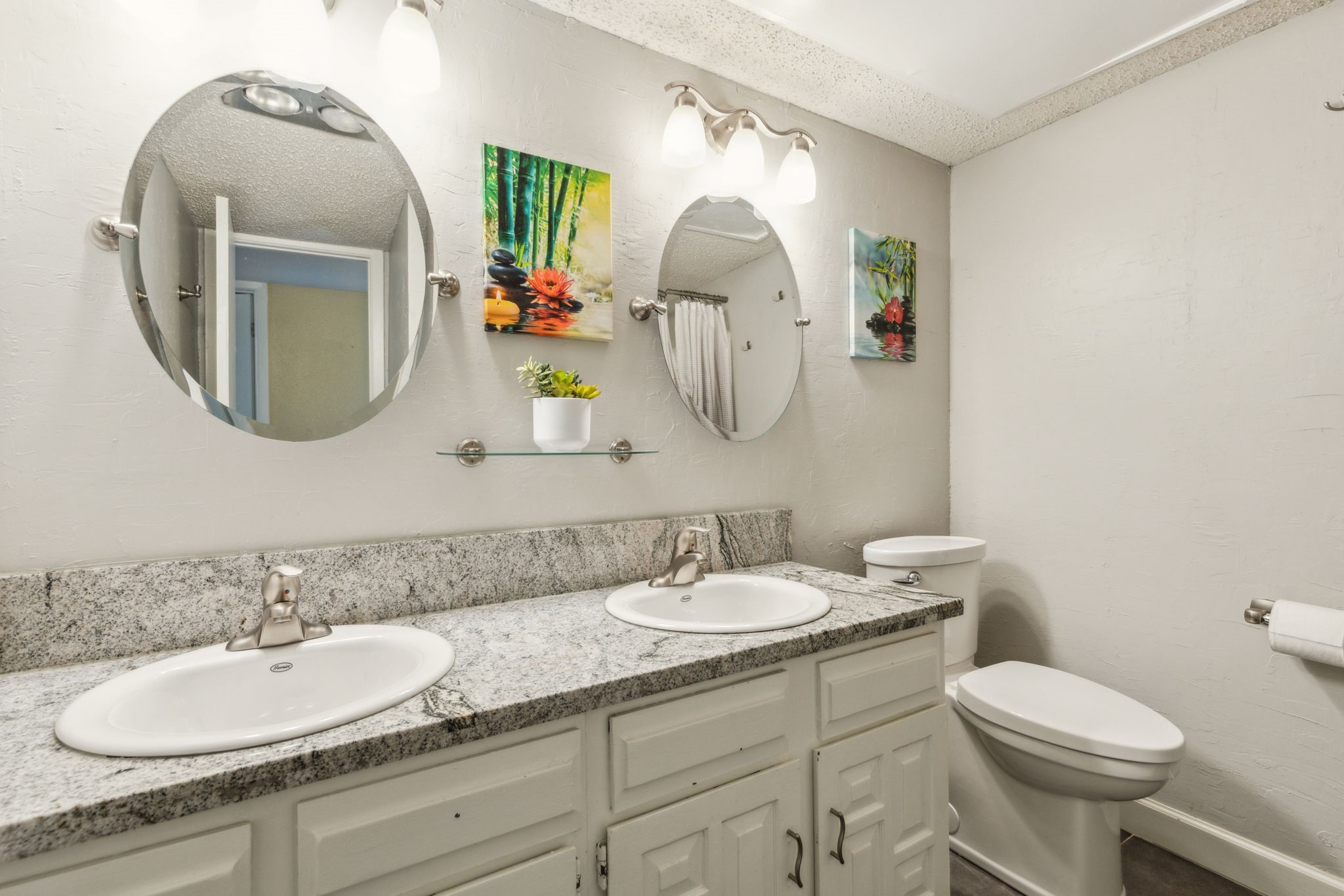 2902 Shady Lake Circle