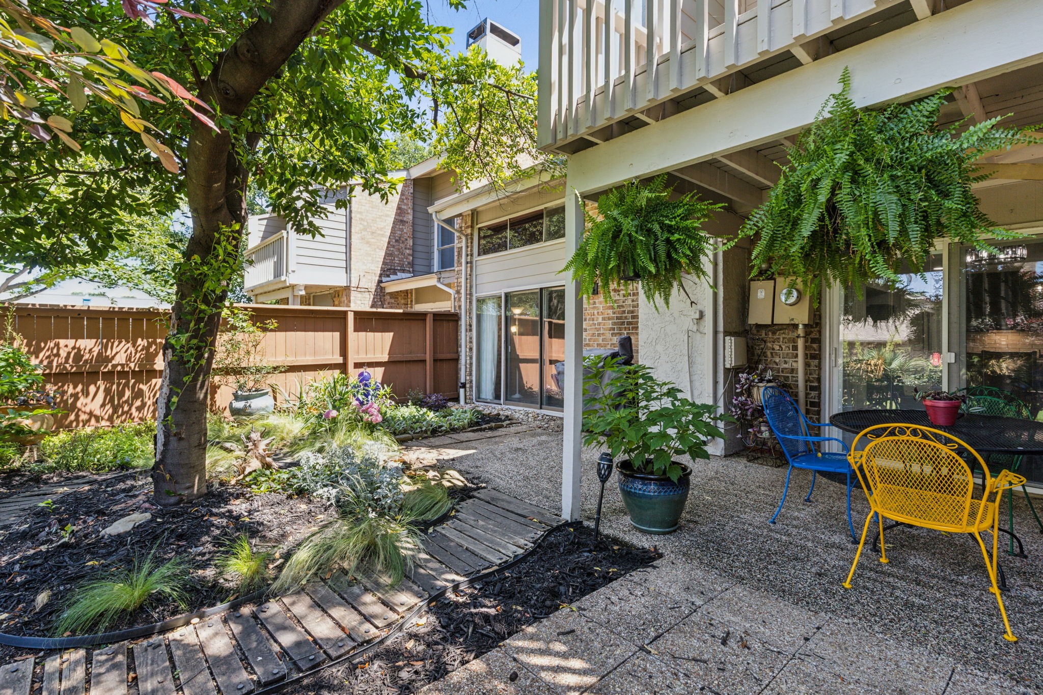 2902 Shady Lake Circle