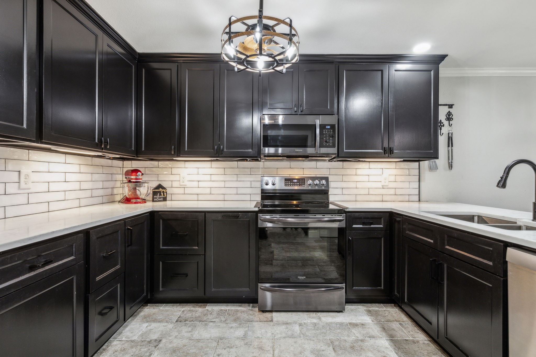 2902 Shady Lake Circle