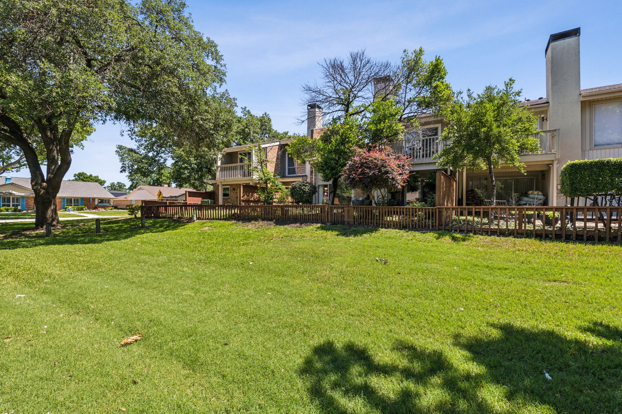 2902 Shady Lake Circle