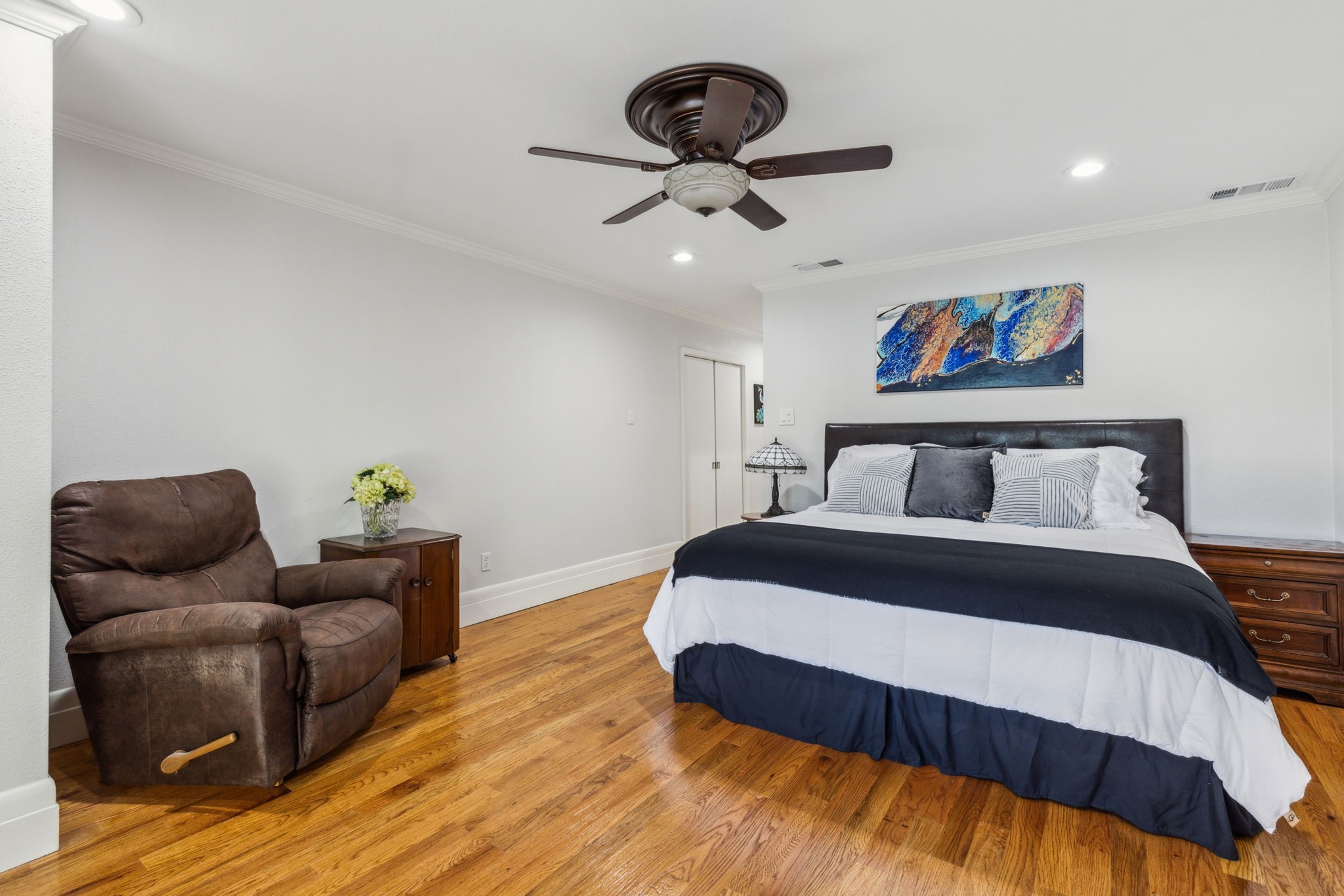 2902 Shady Lake Circle