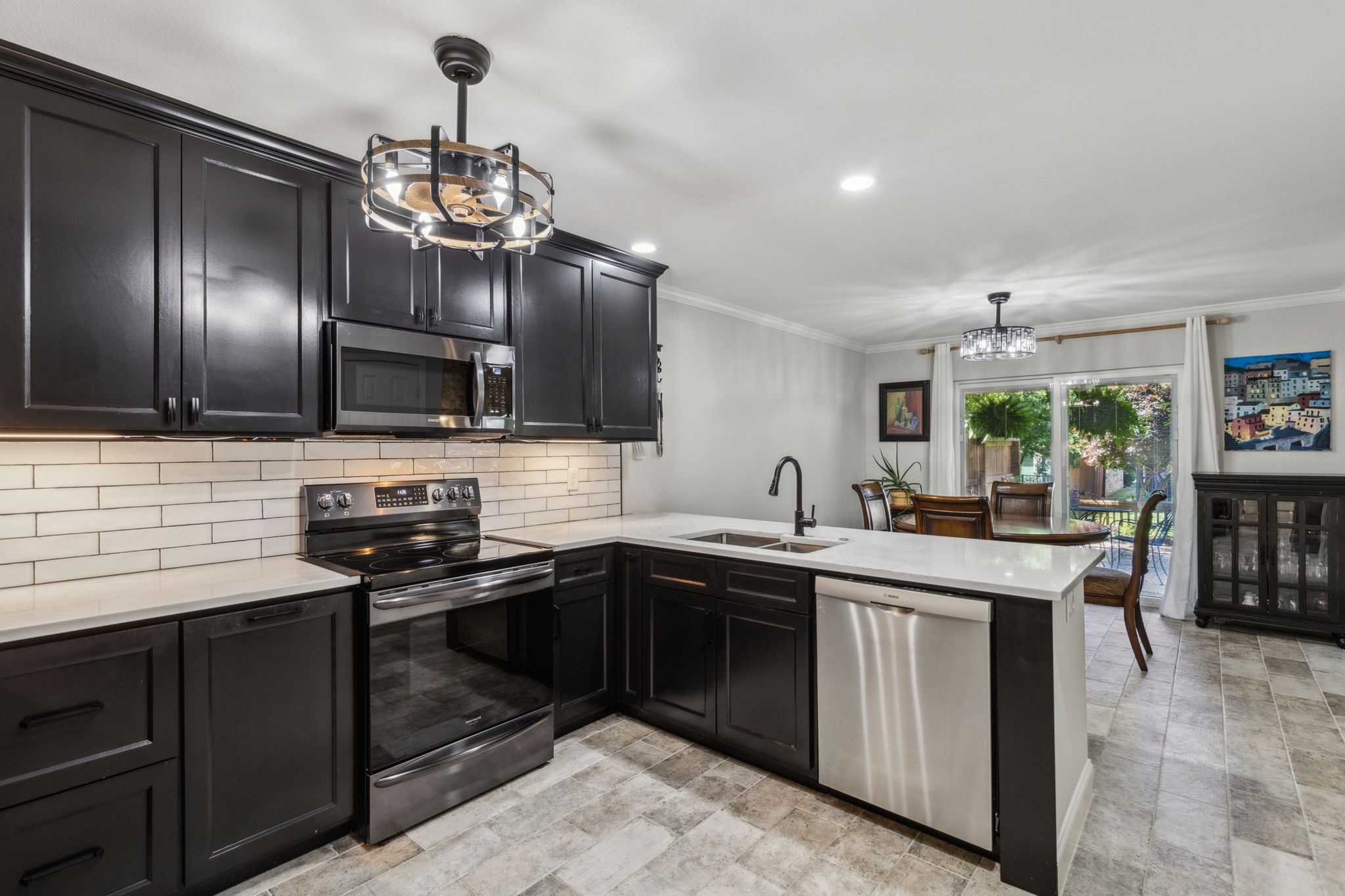 2902 Shady Lake Circle