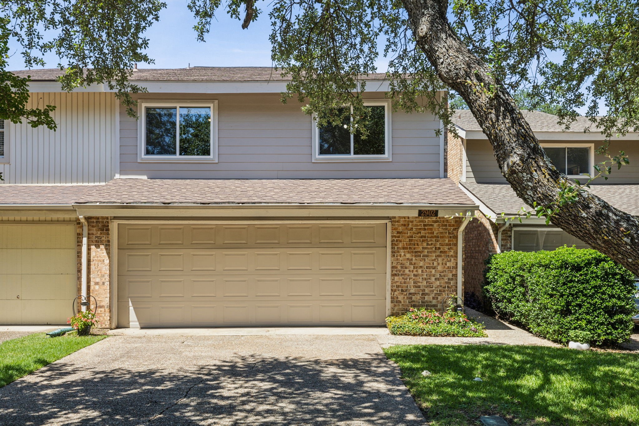 2902 Shady Lake Circle