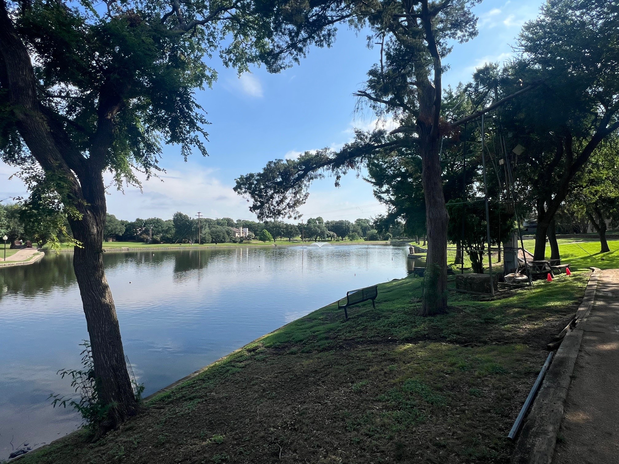 2902 Shady Lake Circle