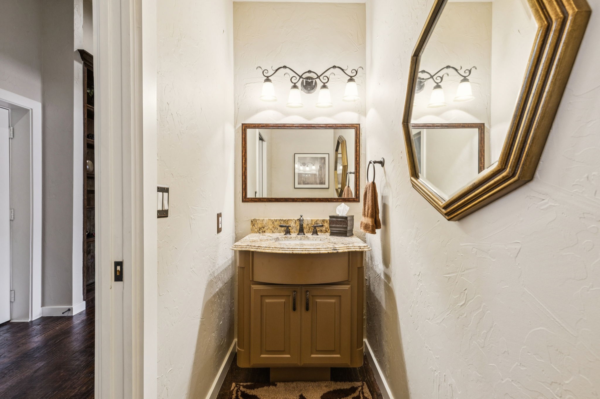 2598 King Arthur Boulevard