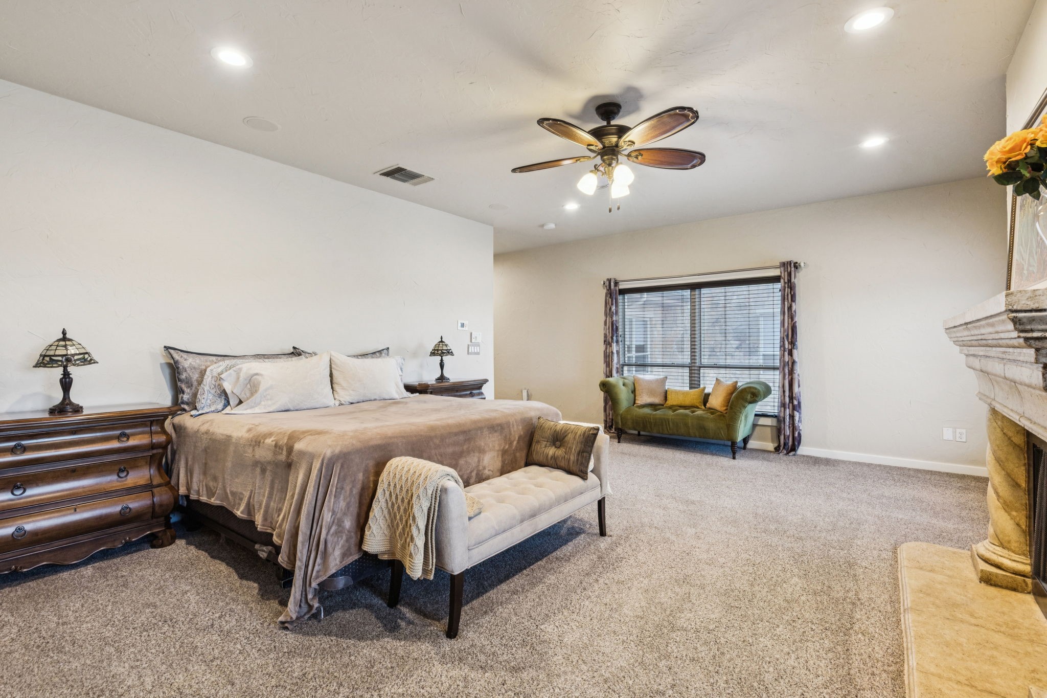 2598 King Arthur Boulevard