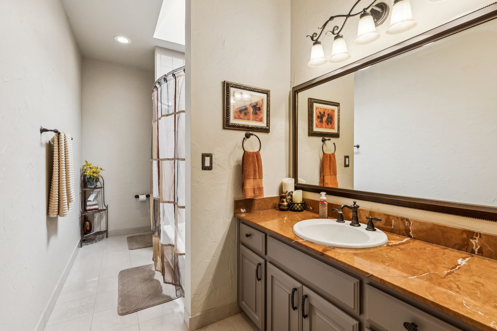 2598 King Arthur Boulevard