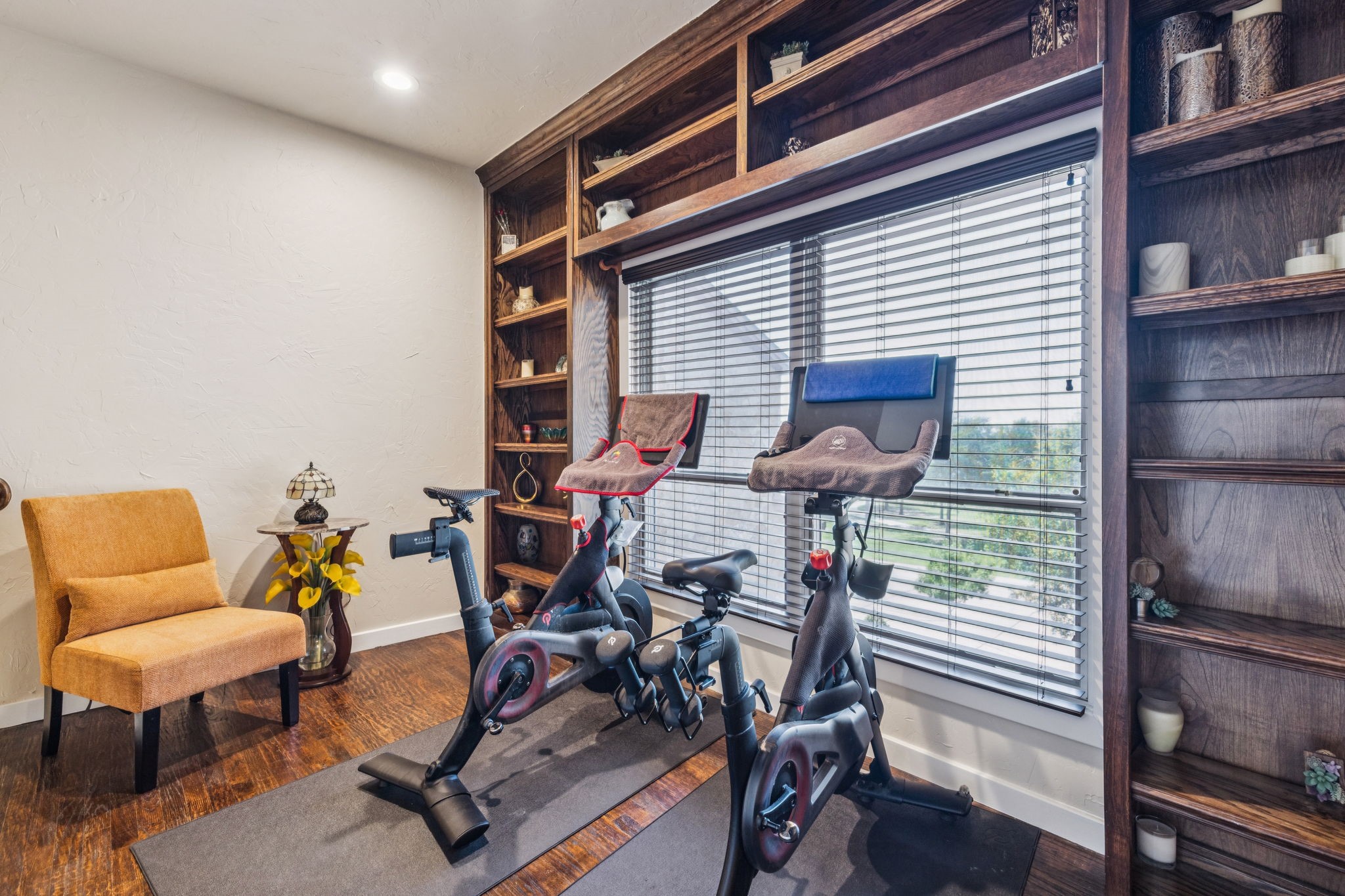 2598 King Arthur Boulevard