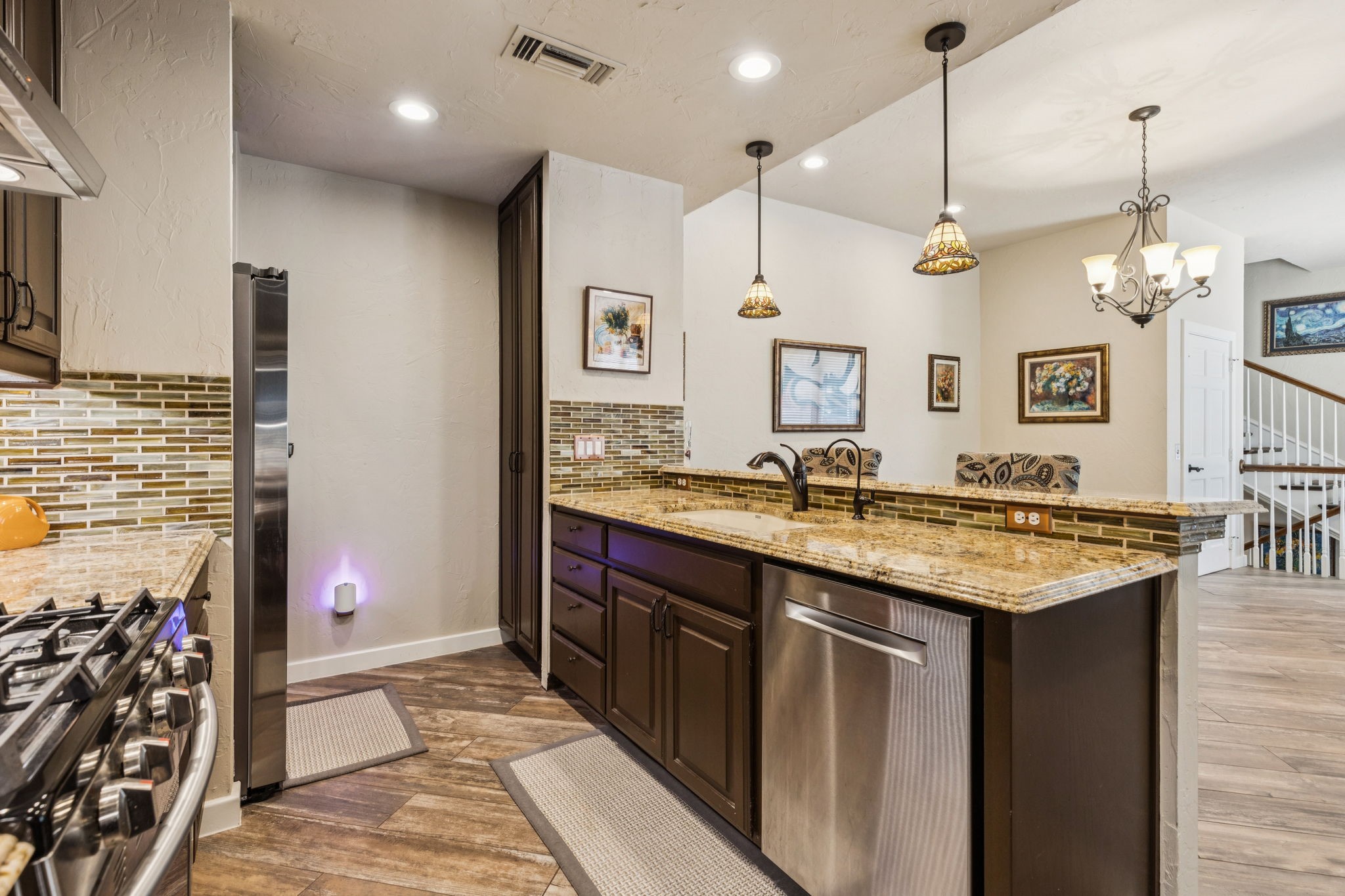 2598 King Arthur Boulevard