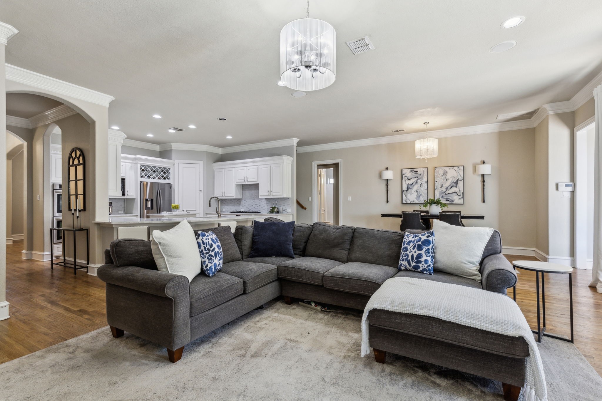 2605 Queen Elizabeth Boulevard