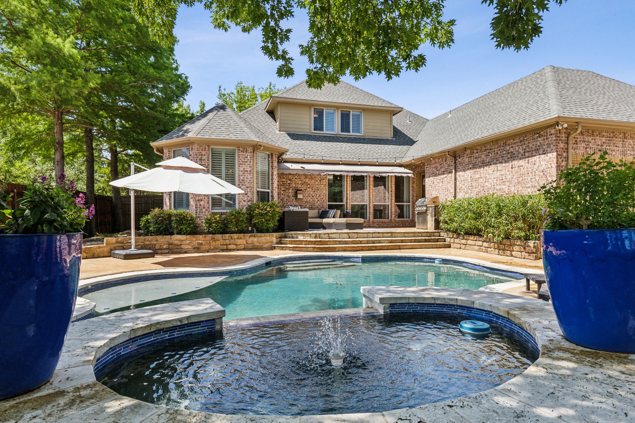 2605 Queen Elizabeth Boulevard