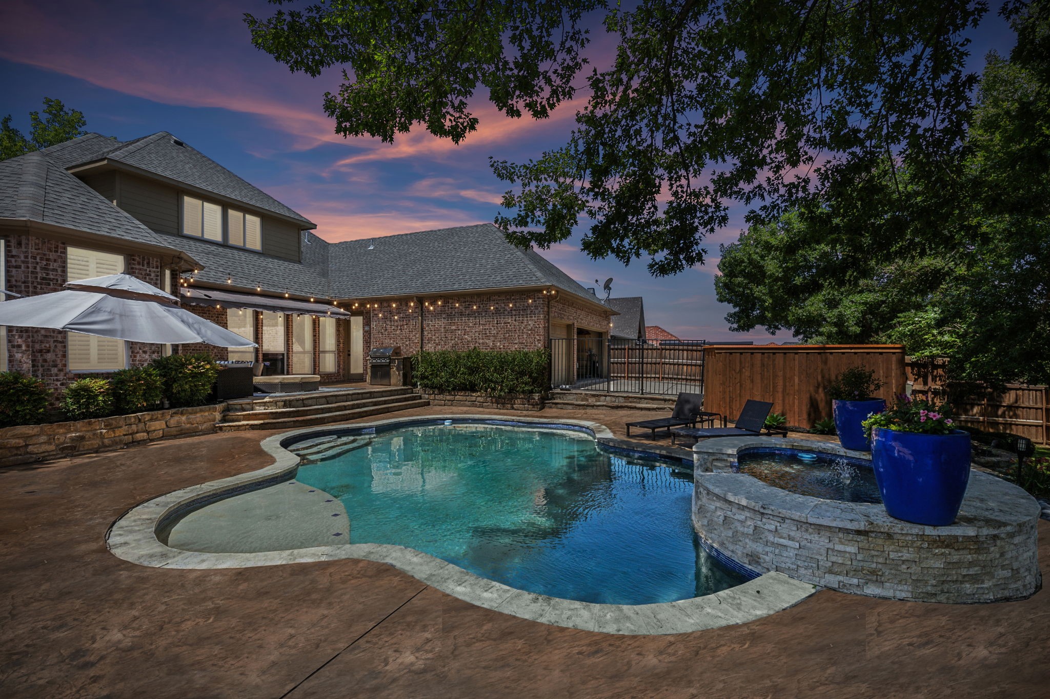 2605 Queen Elizabeth Boulevard