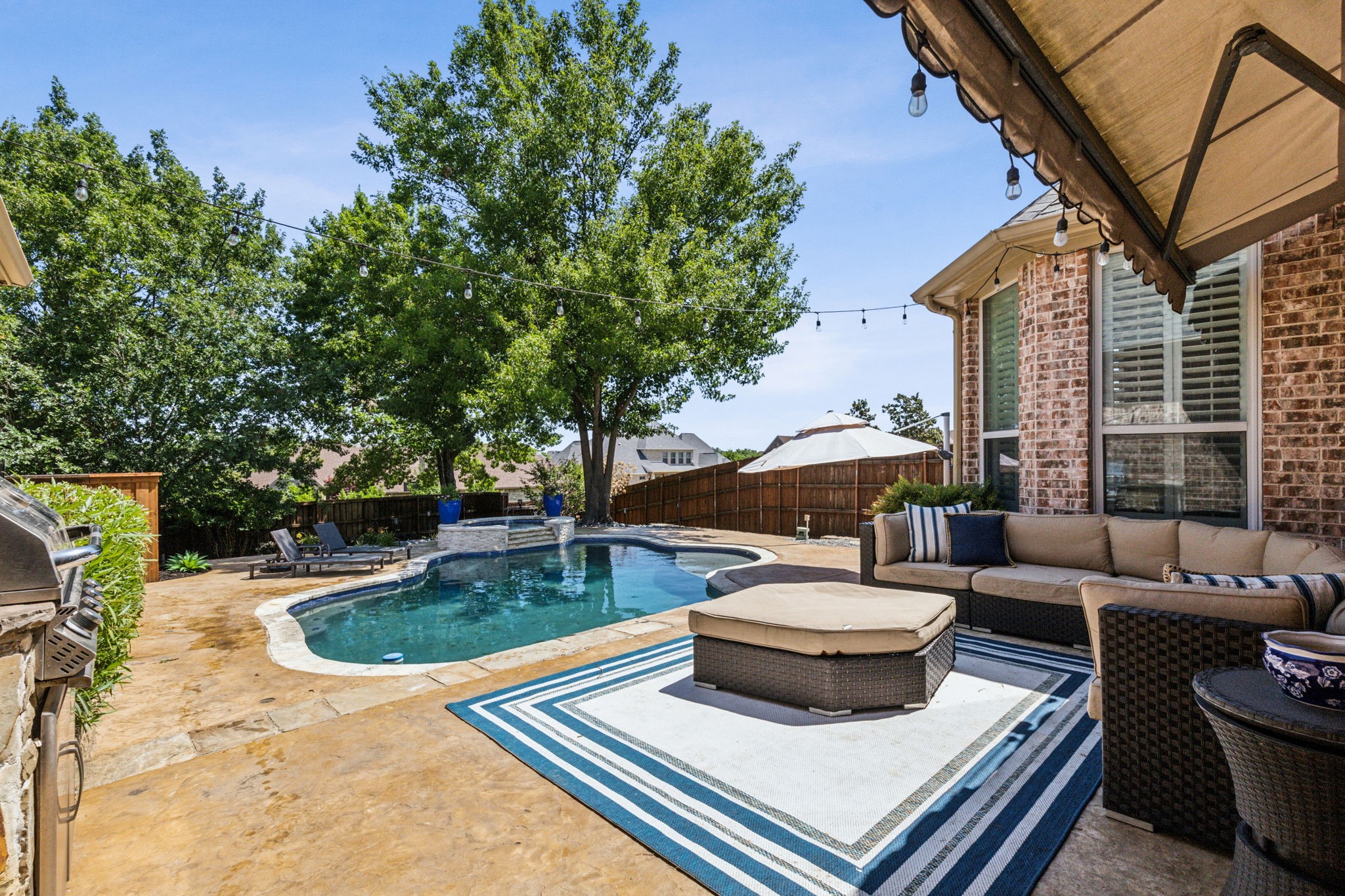 2605 Queen Elizabeth Boulevard