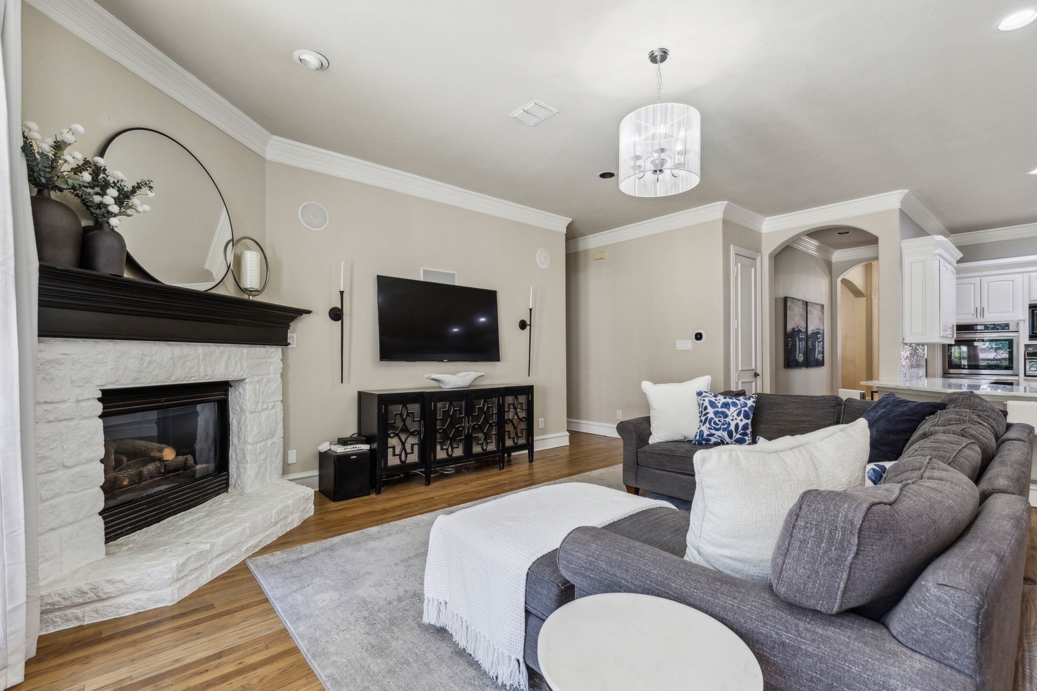 2605 Queen Elizabeth Boulevard