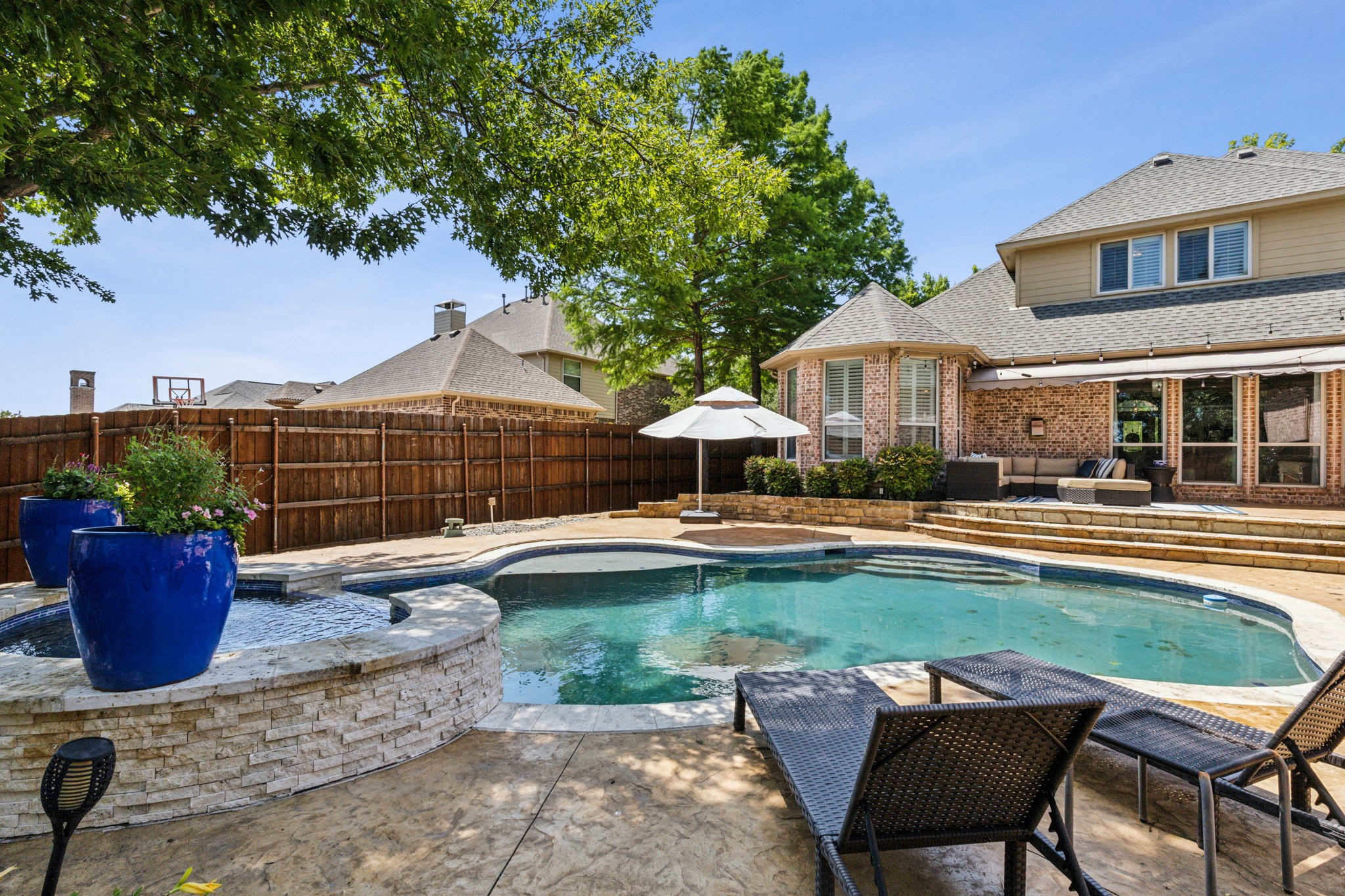 2605 Queen Elizabeth Boulevard