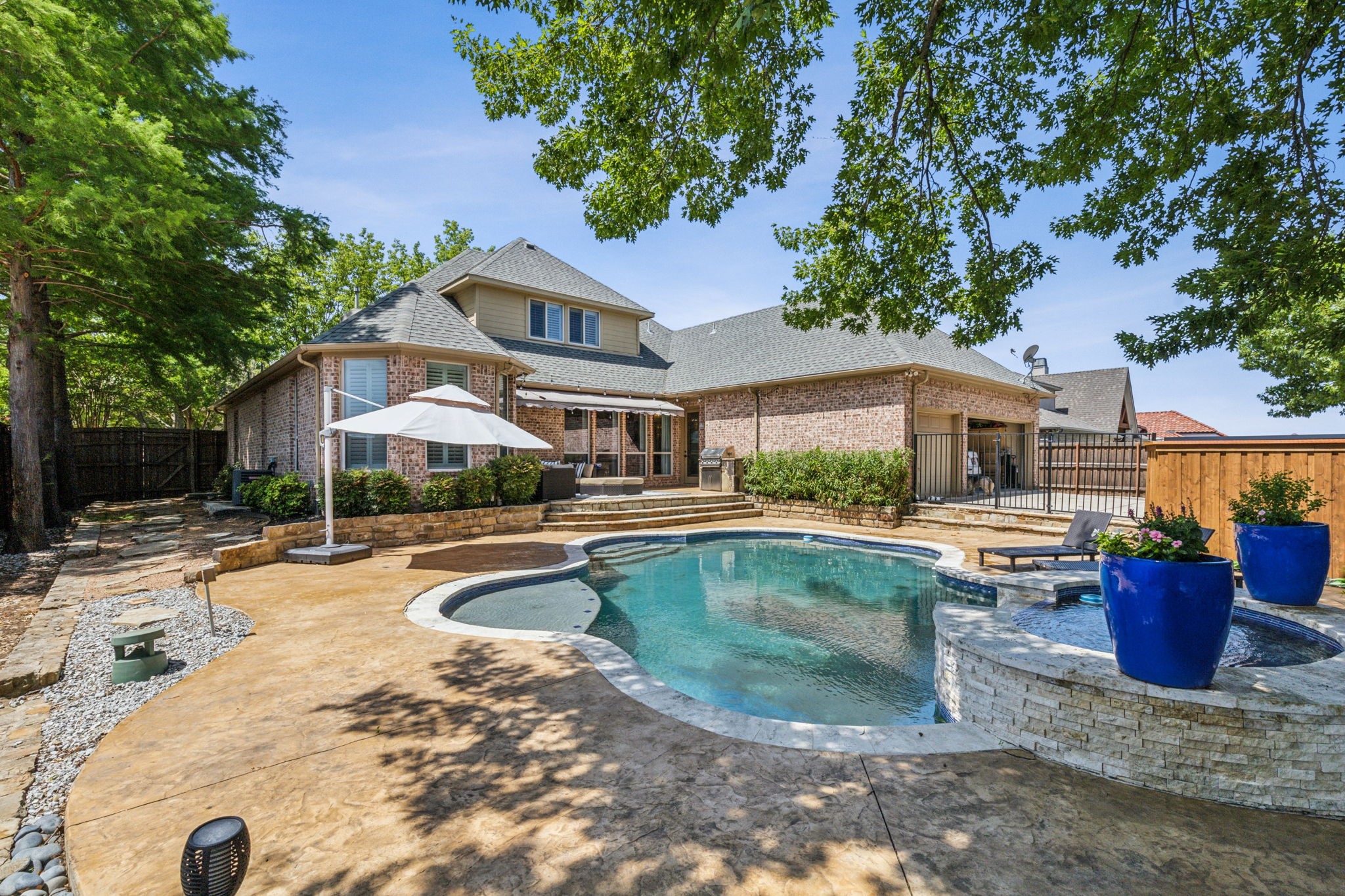 2605 Queen Elizabeth Boulevard