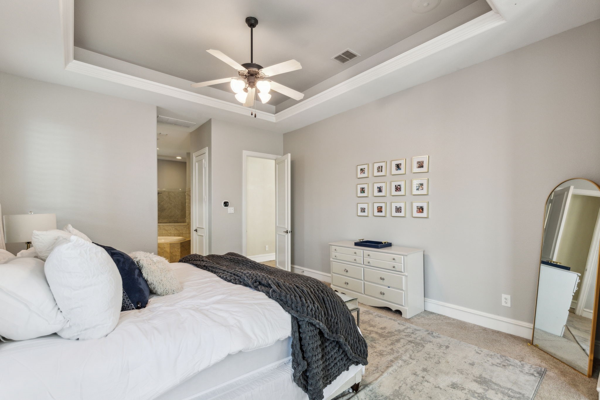 2605 Queen Elizabeth Boulevard