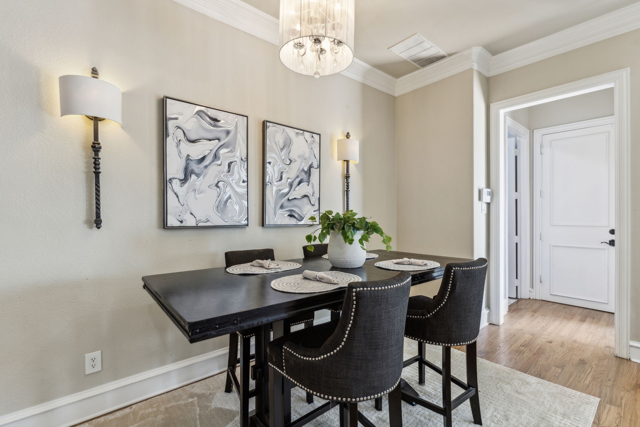 2605 Queen Elizabeth Boulevard