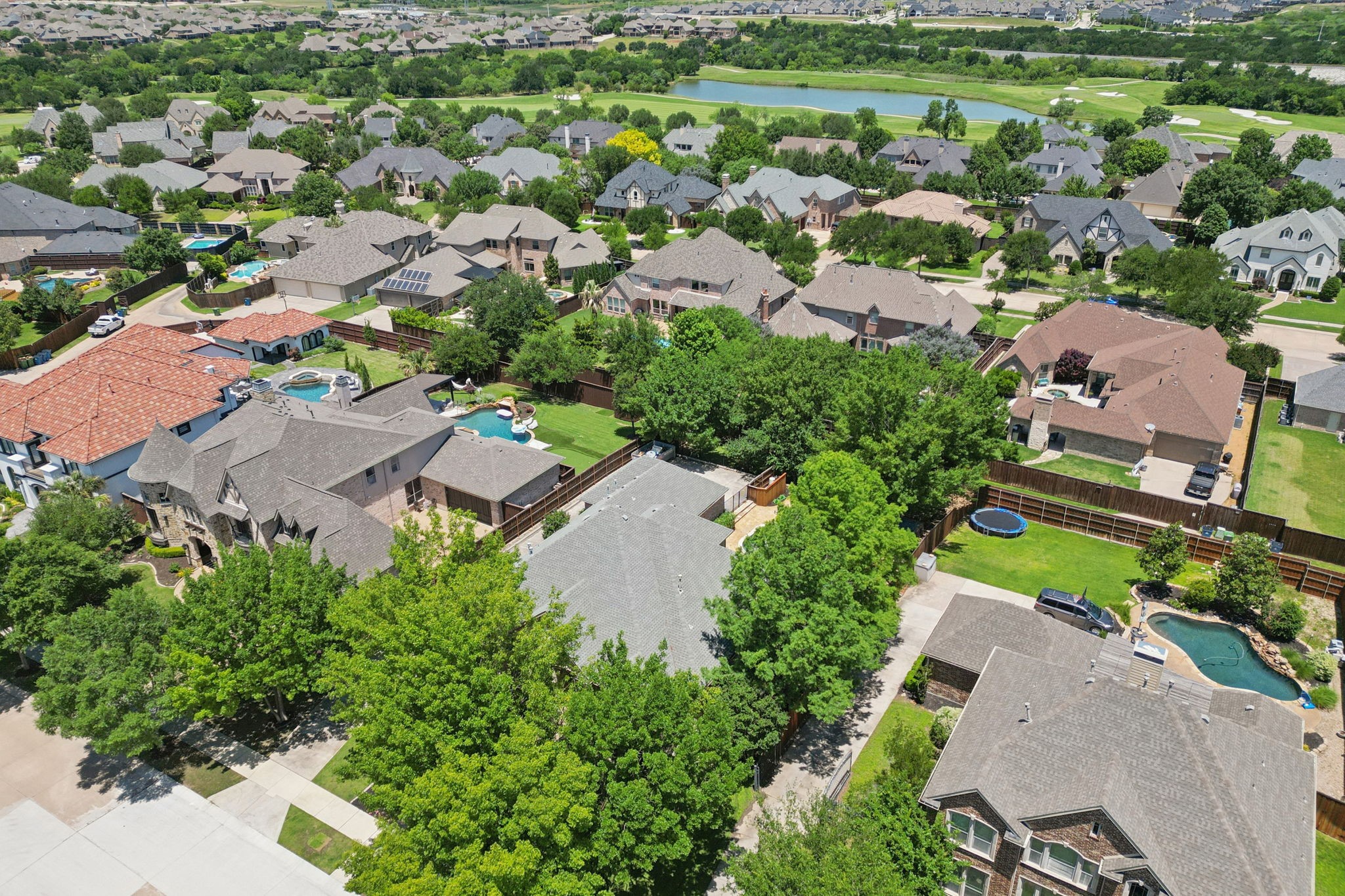 2605 Queen Elizabeth Boulevard