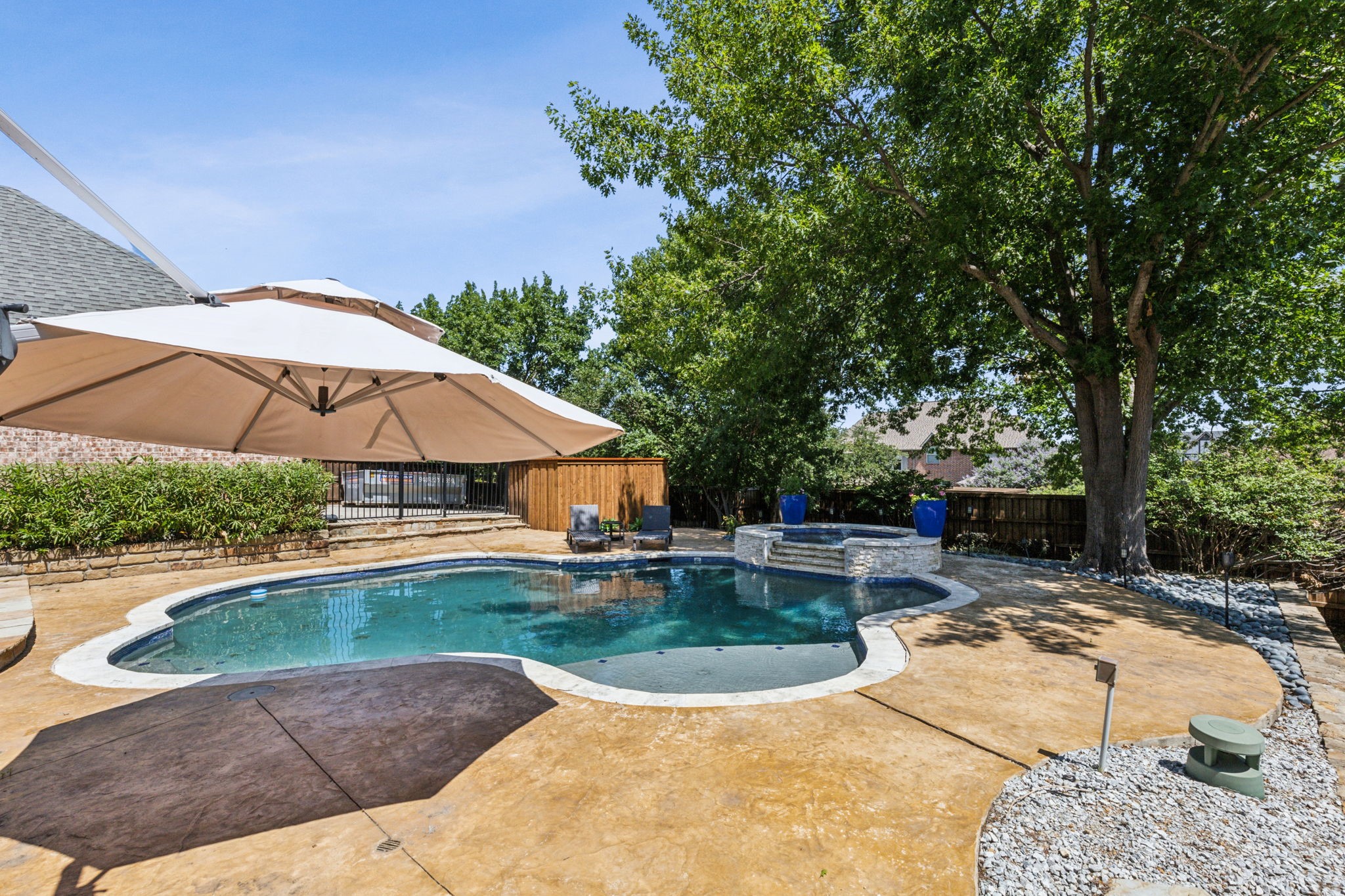 2605 Queen Elizabeth Boulevard