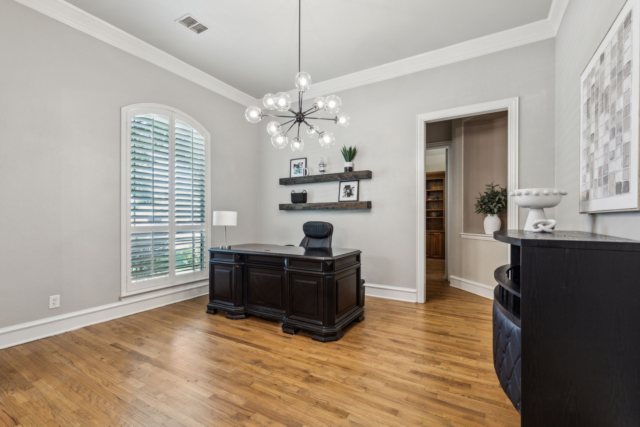 2605 Queen Elizabeth Boulevard