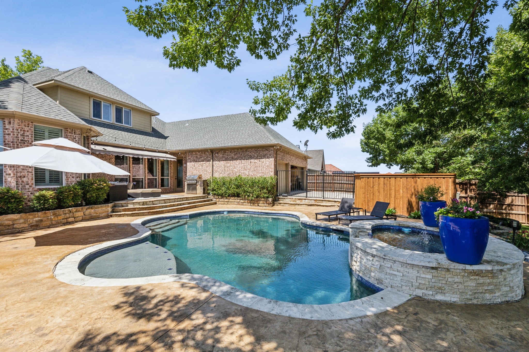 2605 Queen Elizabeth Boulevard