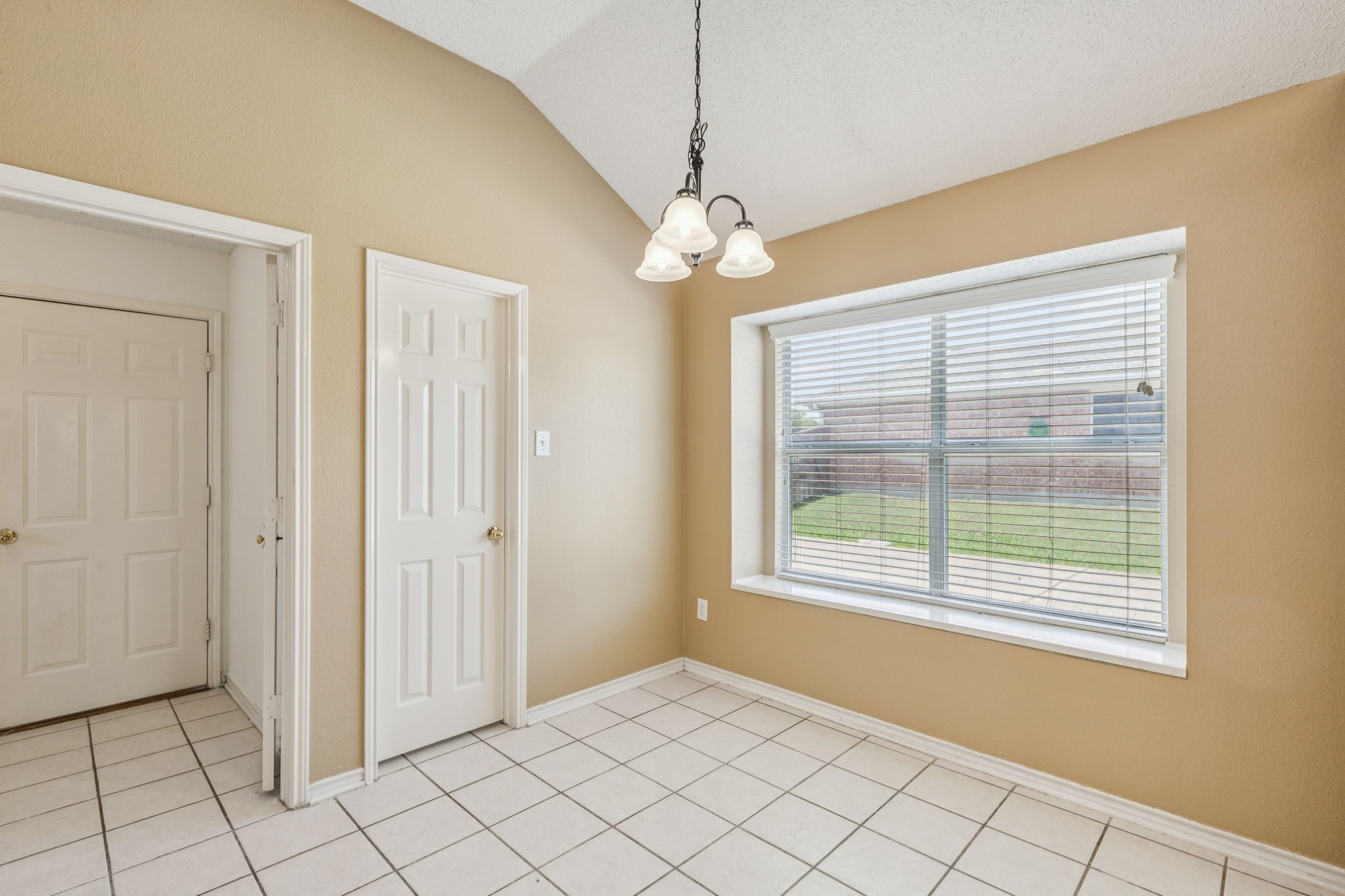 319 Woodglen Drive