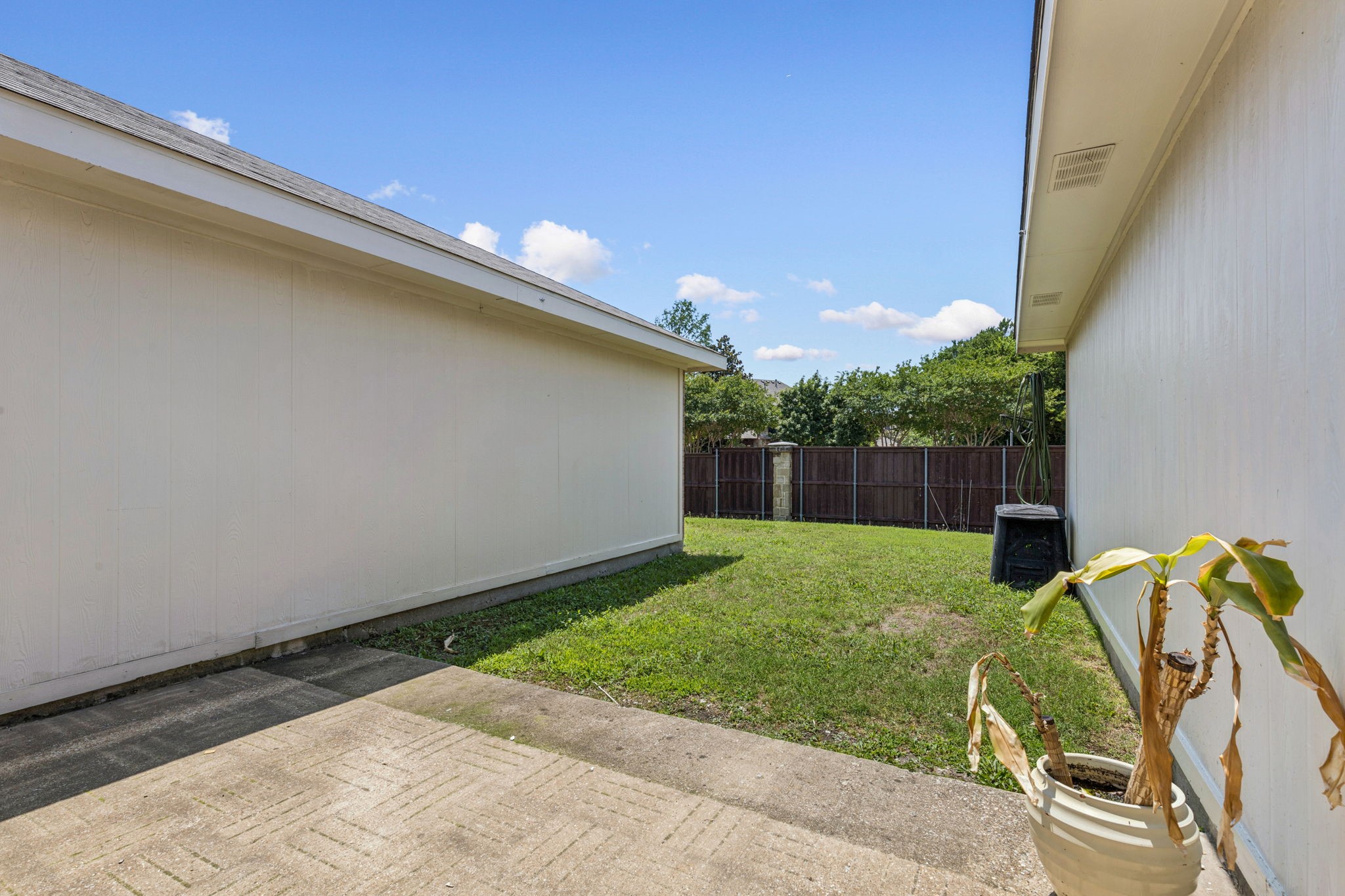 319 Woodglen Drive