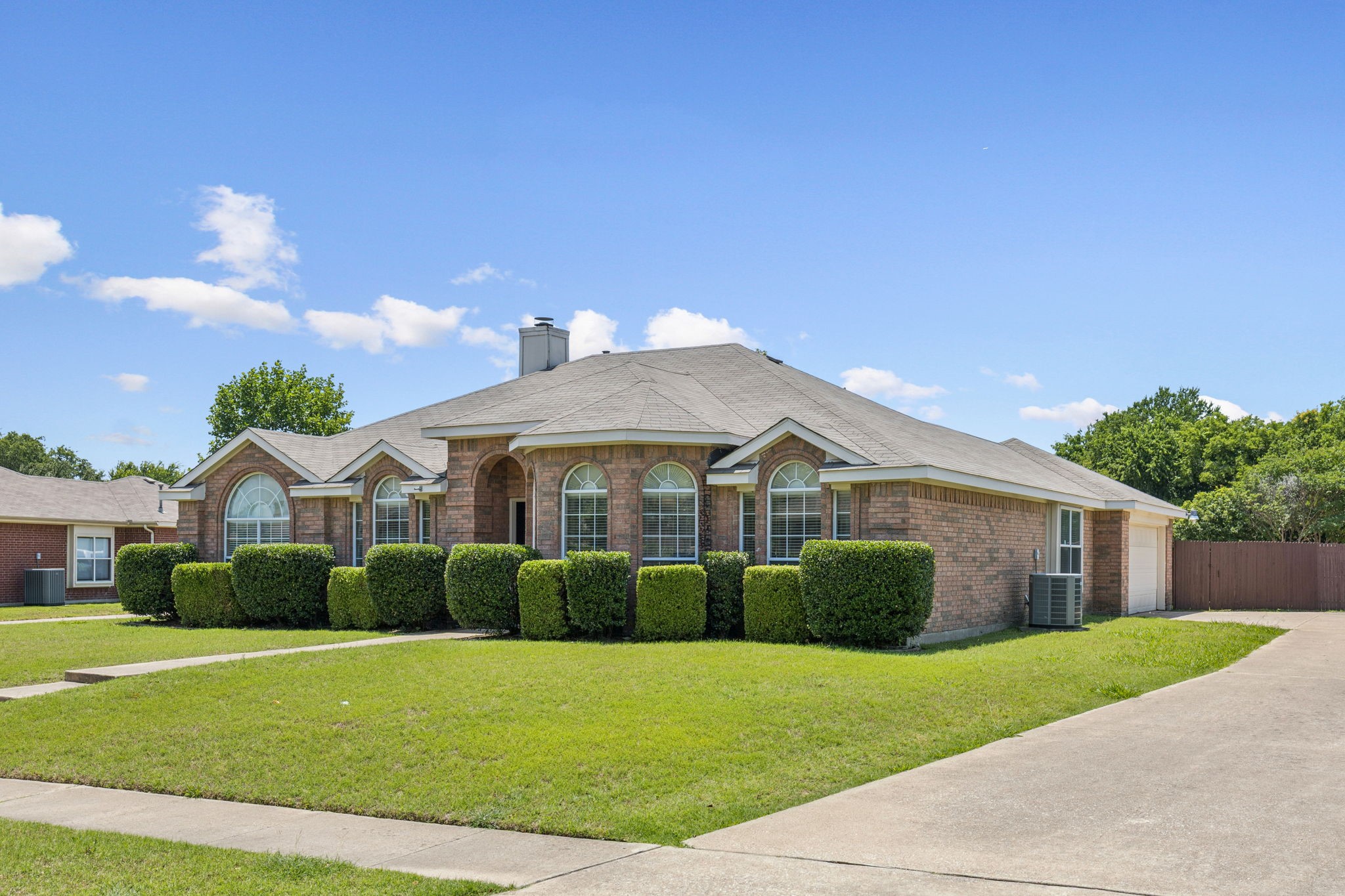 319 Woodglen Drive